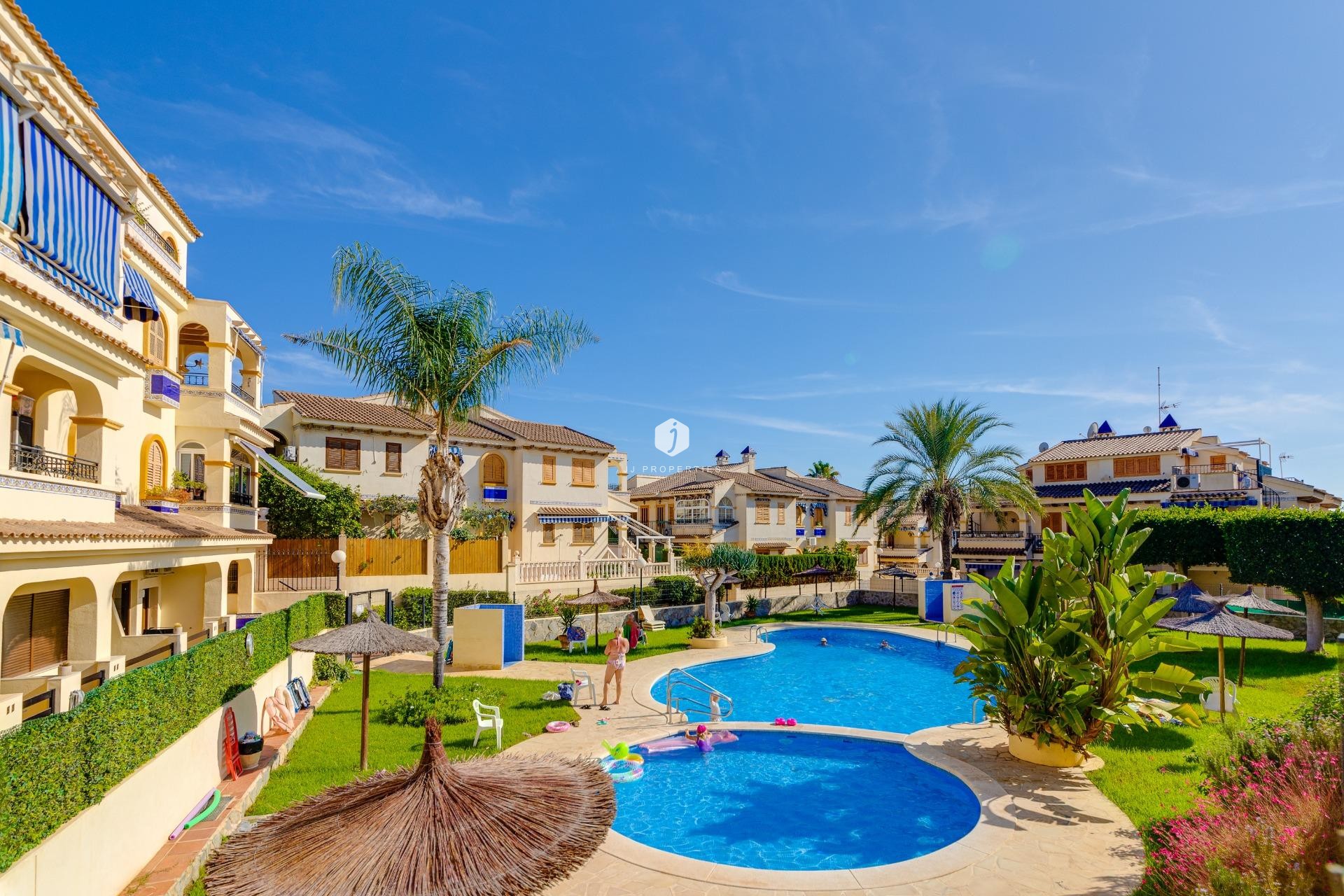 Tweedehands - Bungalow -
Torrevieja - Torre la mata