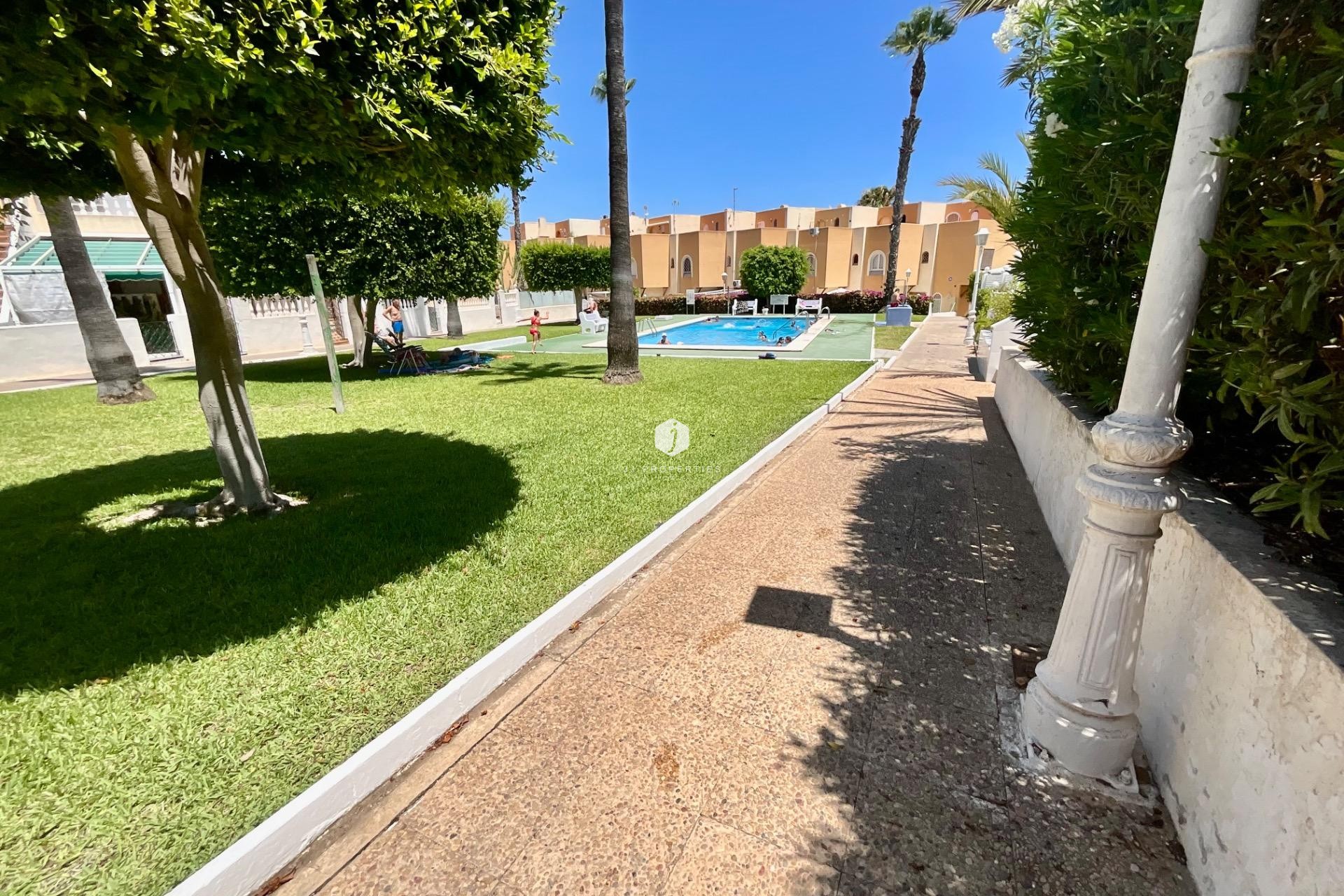 Tweedehands - Bungalow -
Torrevieja - Torreblanca