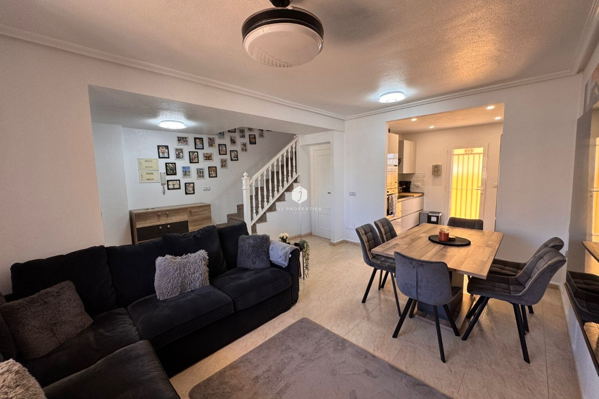 Tweedehands - Chalet -
Campoamor - Costa Blanca