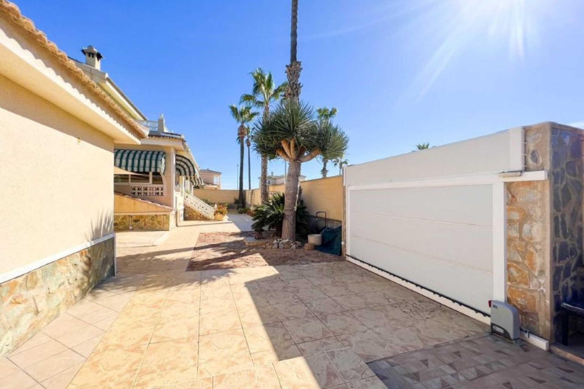 Tweedehands - Chalet -
Ciudad Quesada - Costa Blanca