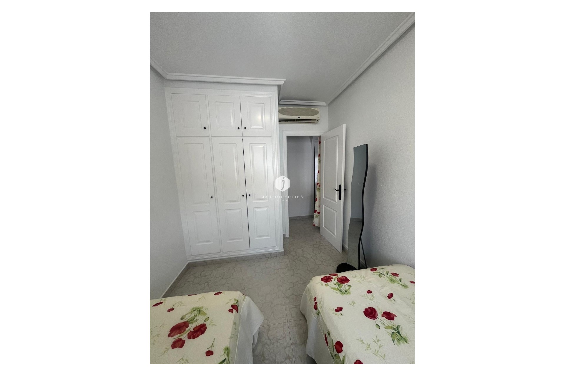 Tweedehands - Chalet -
Ciudad Quesada - Costa Blanca