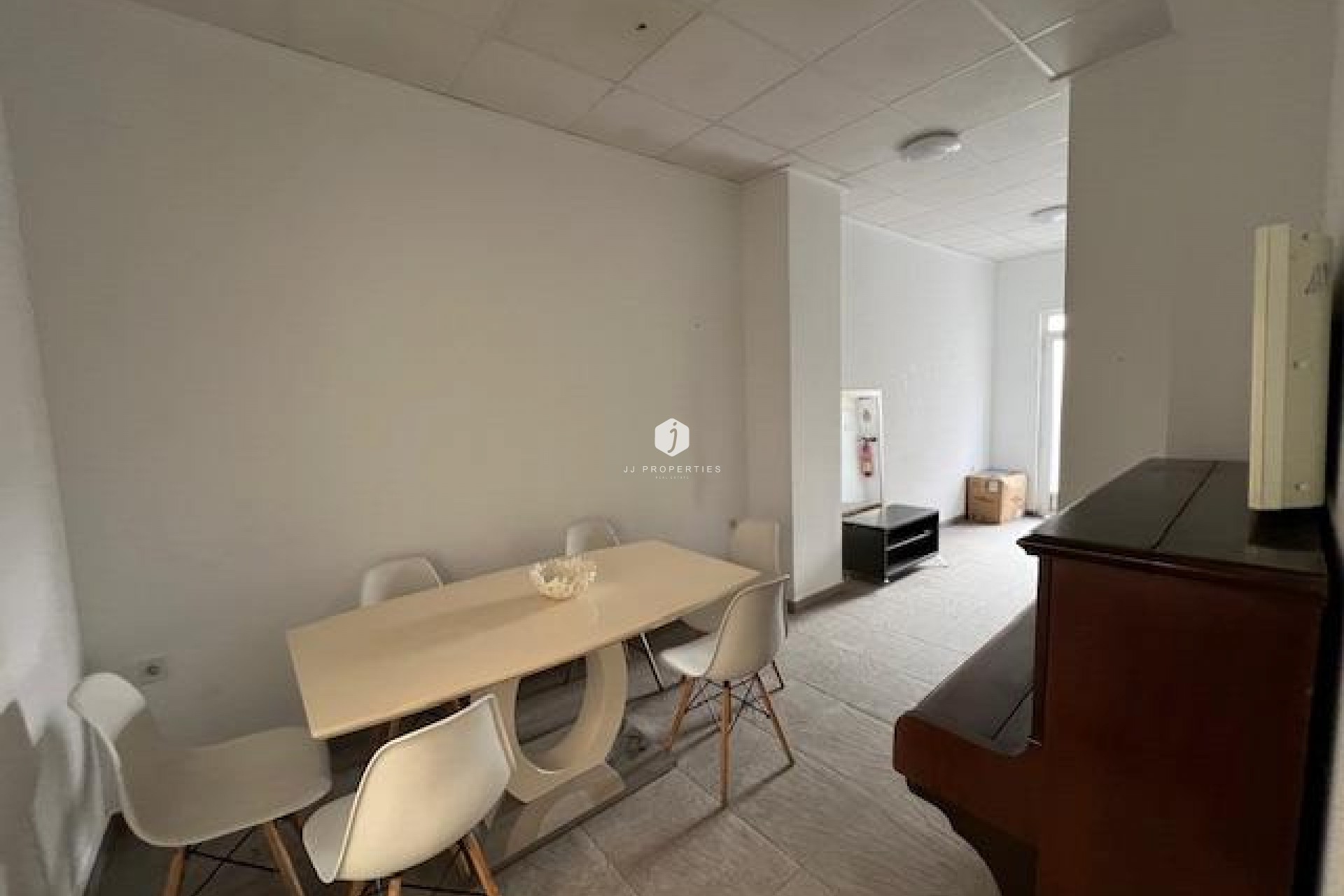 Tweedehands - Chalet -
Dolores - Centro