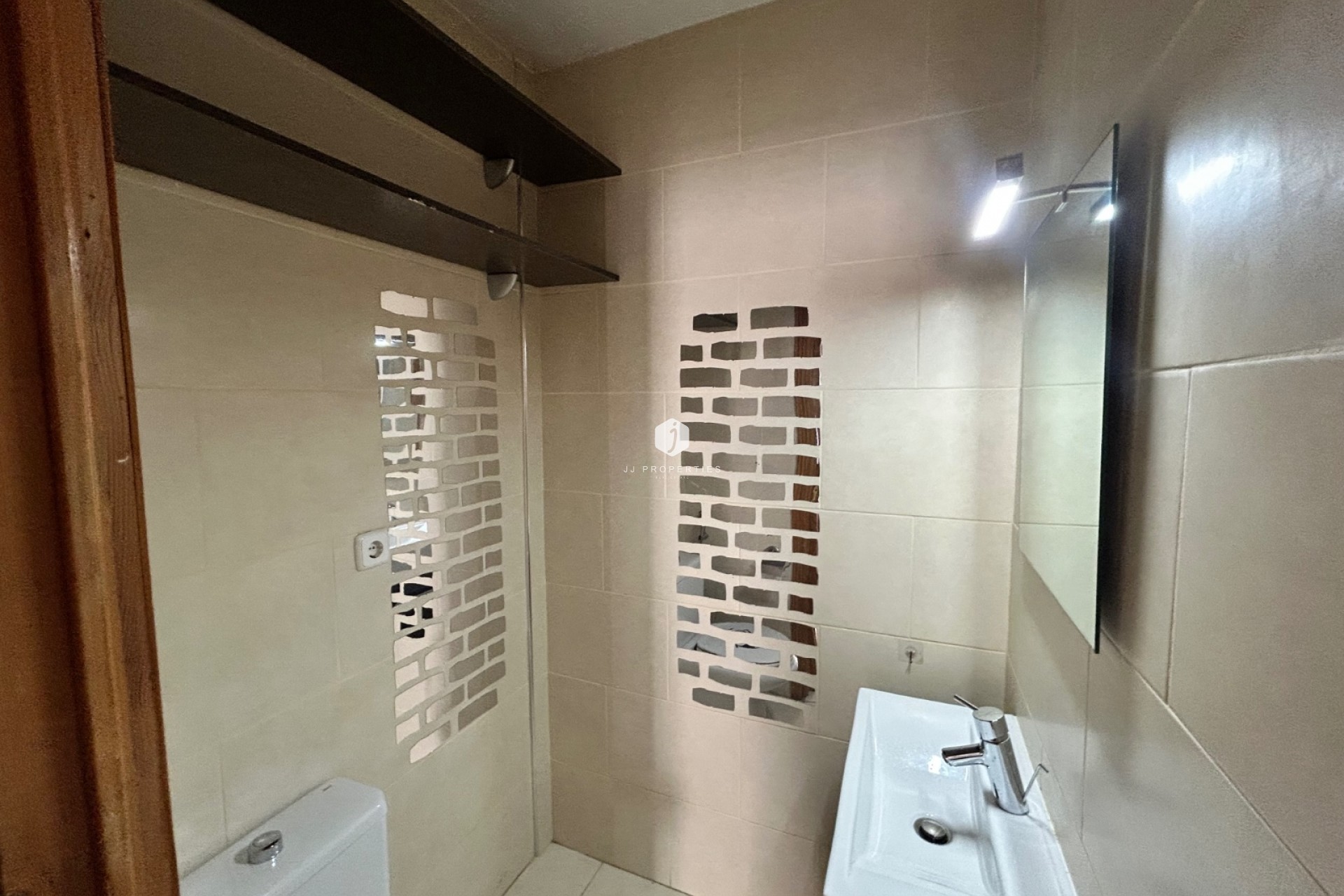 Tweedehands - Chalet -
El Chaparral - Inland