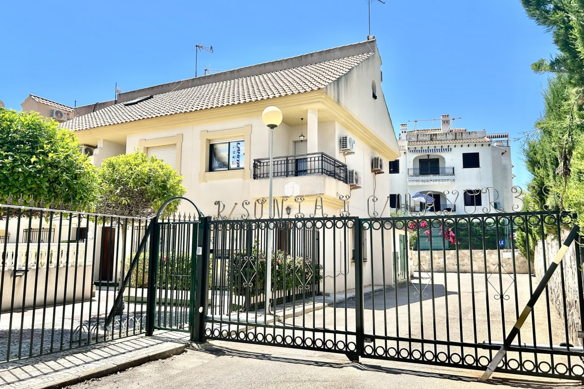 Tweedehands - Chalet -
La Zenia - Costa Blanca