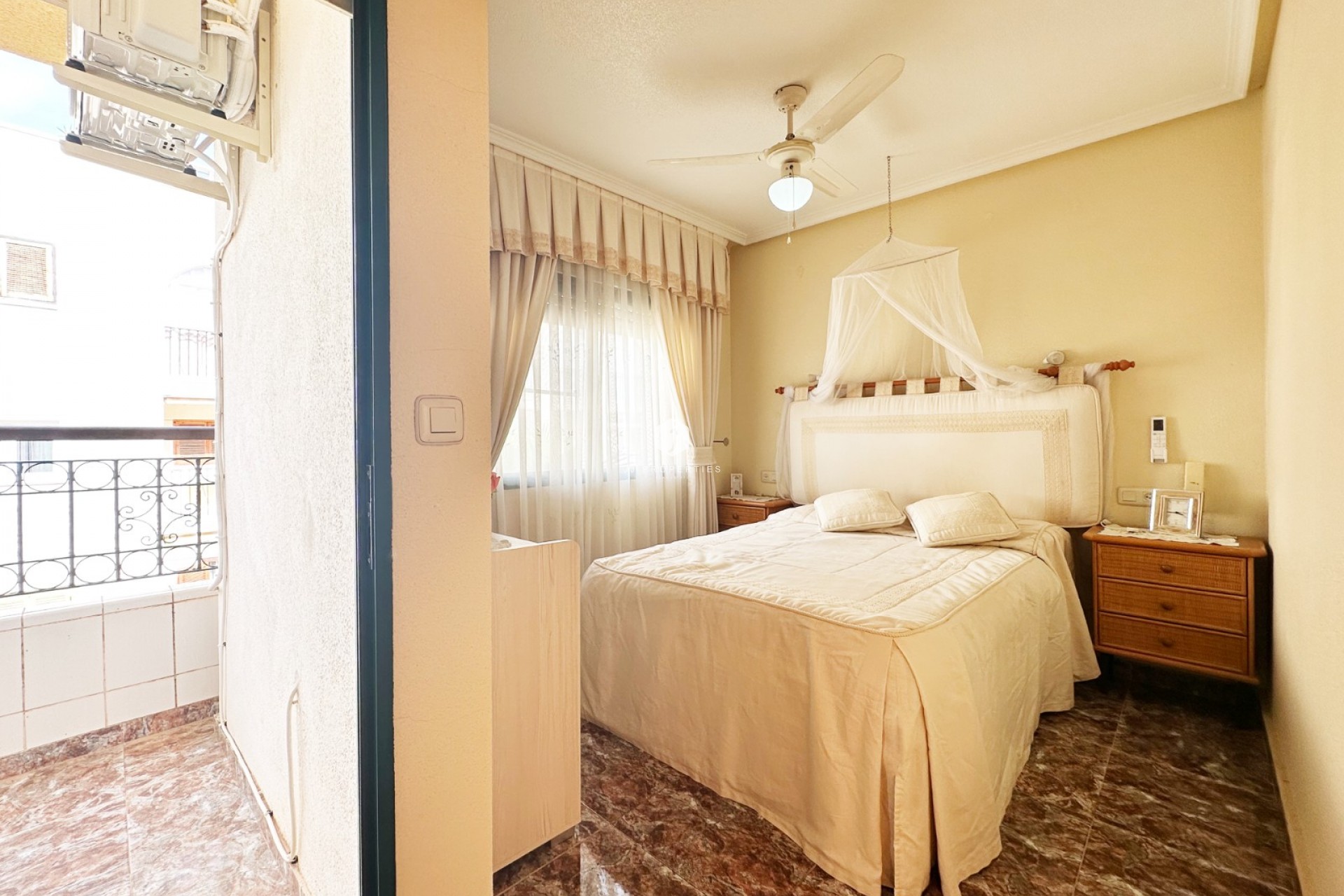 Tweedehands - Chalet -
Orihuela Costa - Costa Blanca