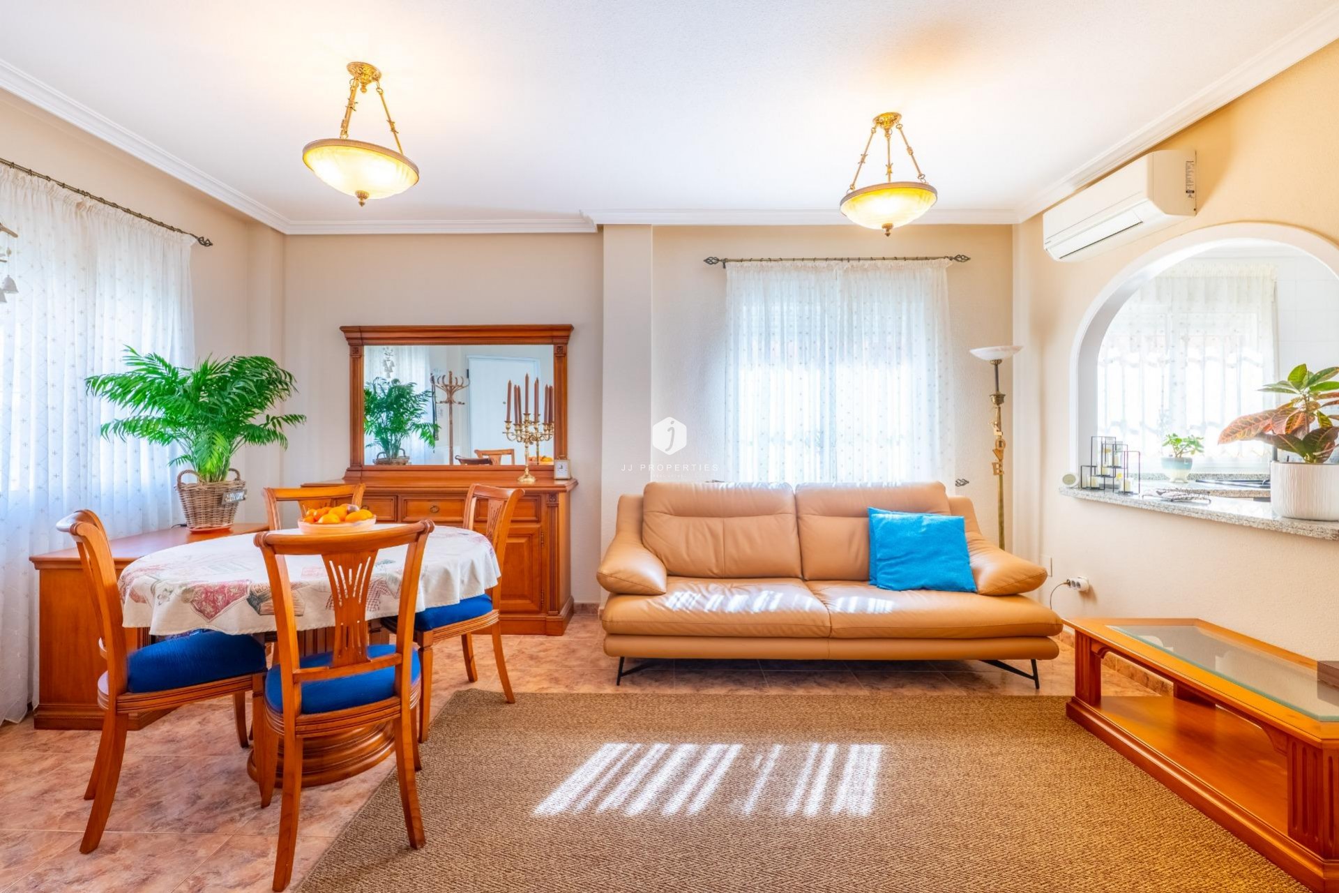 Tweedehands - Chalet -
Orihuela Costa - La Regia