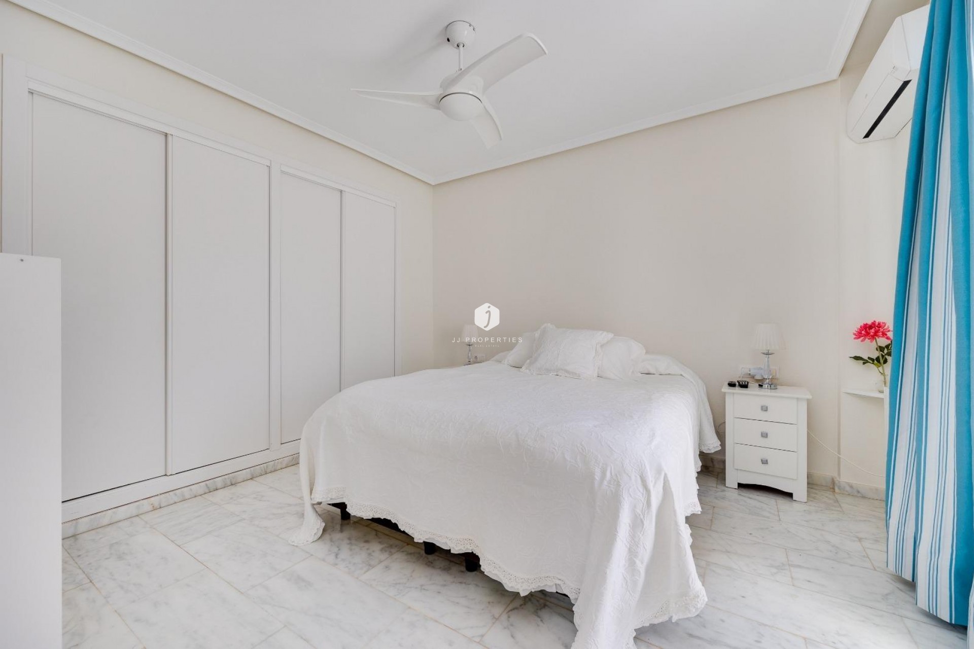 Tweedehands - Chalet -
Orihuela Costa - Las Filipinas