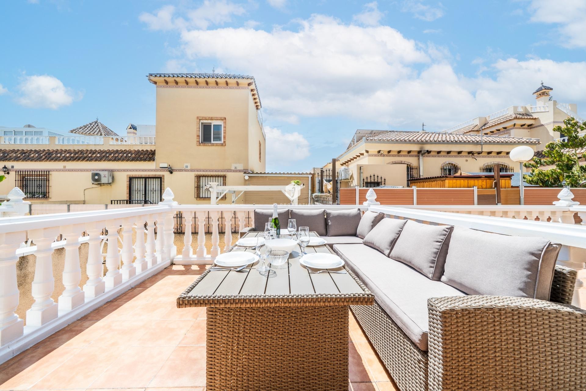 Tweedehands - Chalet -
Orihuela Costa - Los Almendros-la Florida