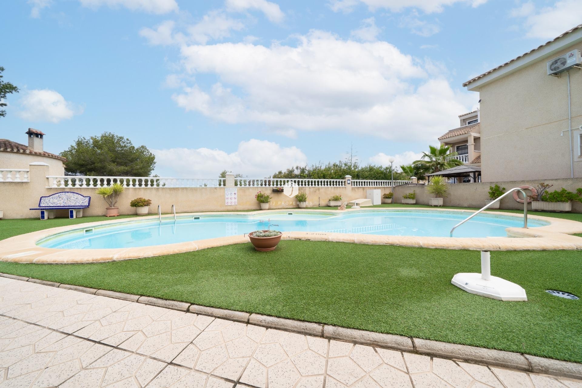 Tweedehands - Chalet -
Orihuela Costa - Los Almendros-la Florida