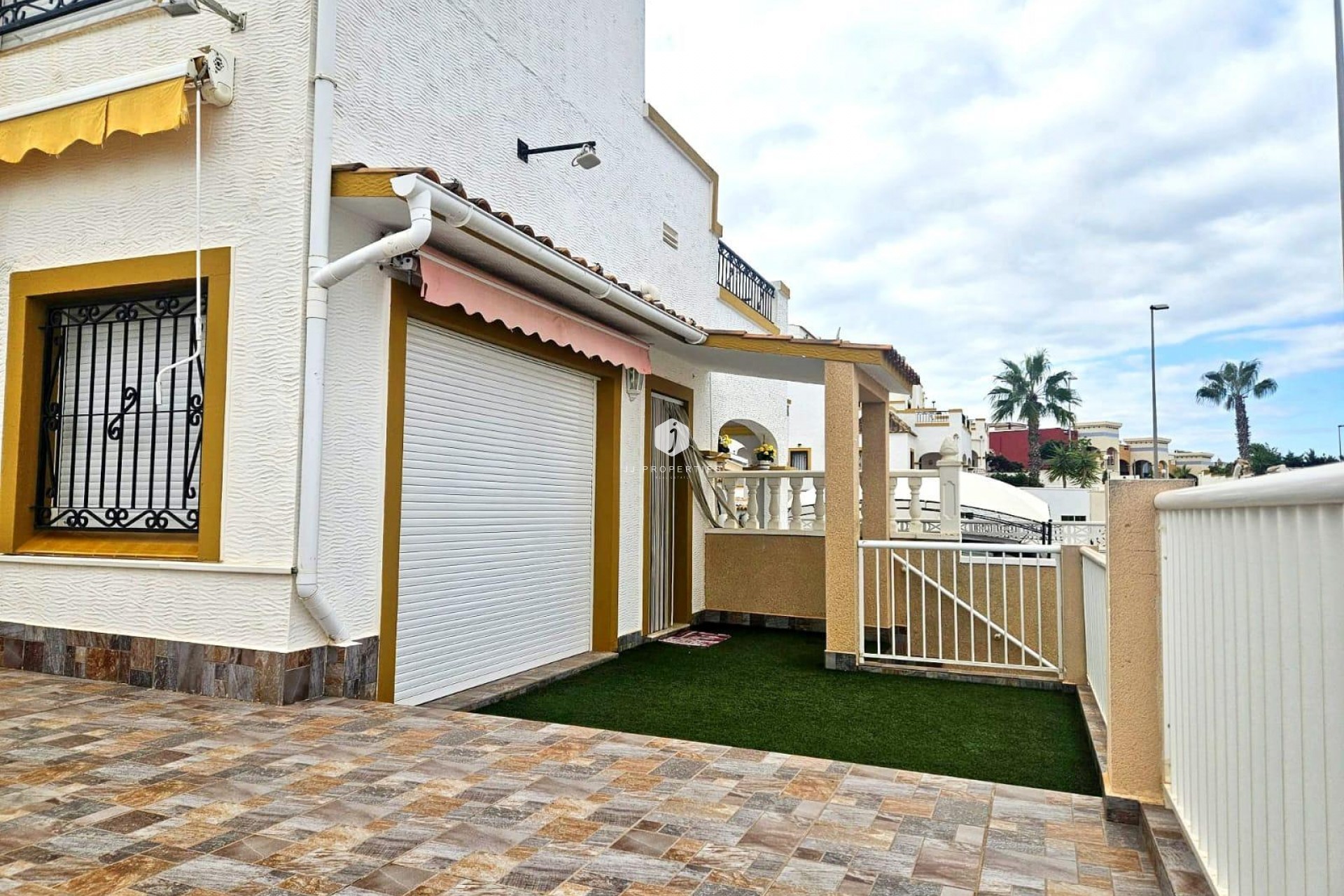 Tweedehands - Chalet -
Orihuela Costa - Los Almendros-la Florida