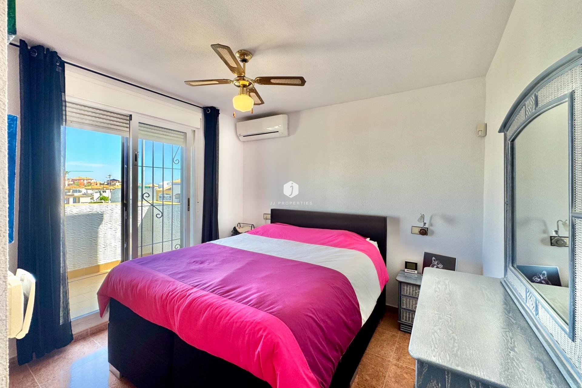 Tweedehands - Chalet -
Orihuela Costa - Los Altos