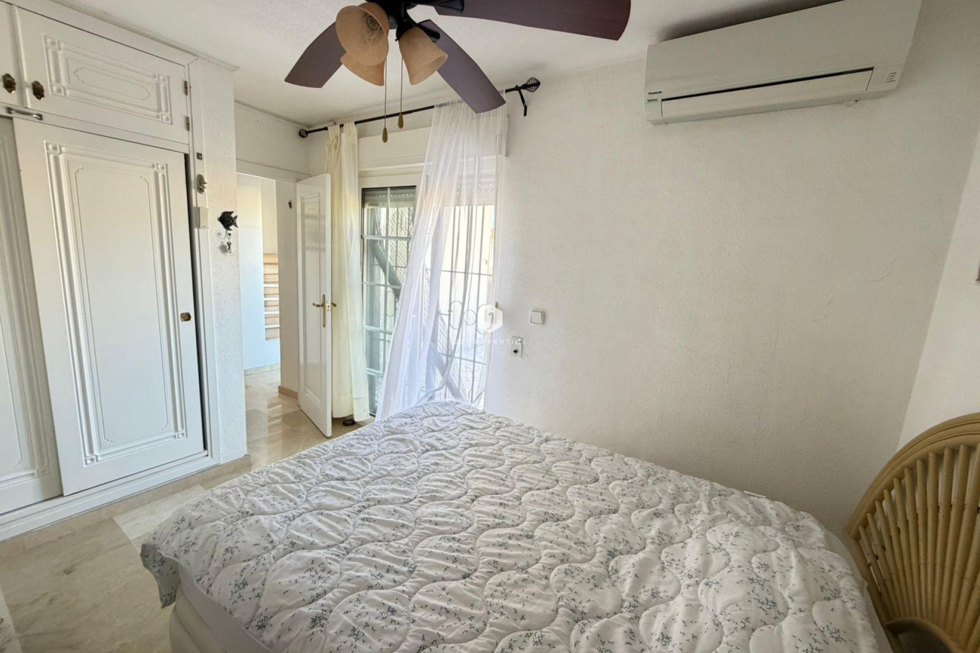 Tweedehands - Chalet -
Orihuela Costa - Playa Flamenca