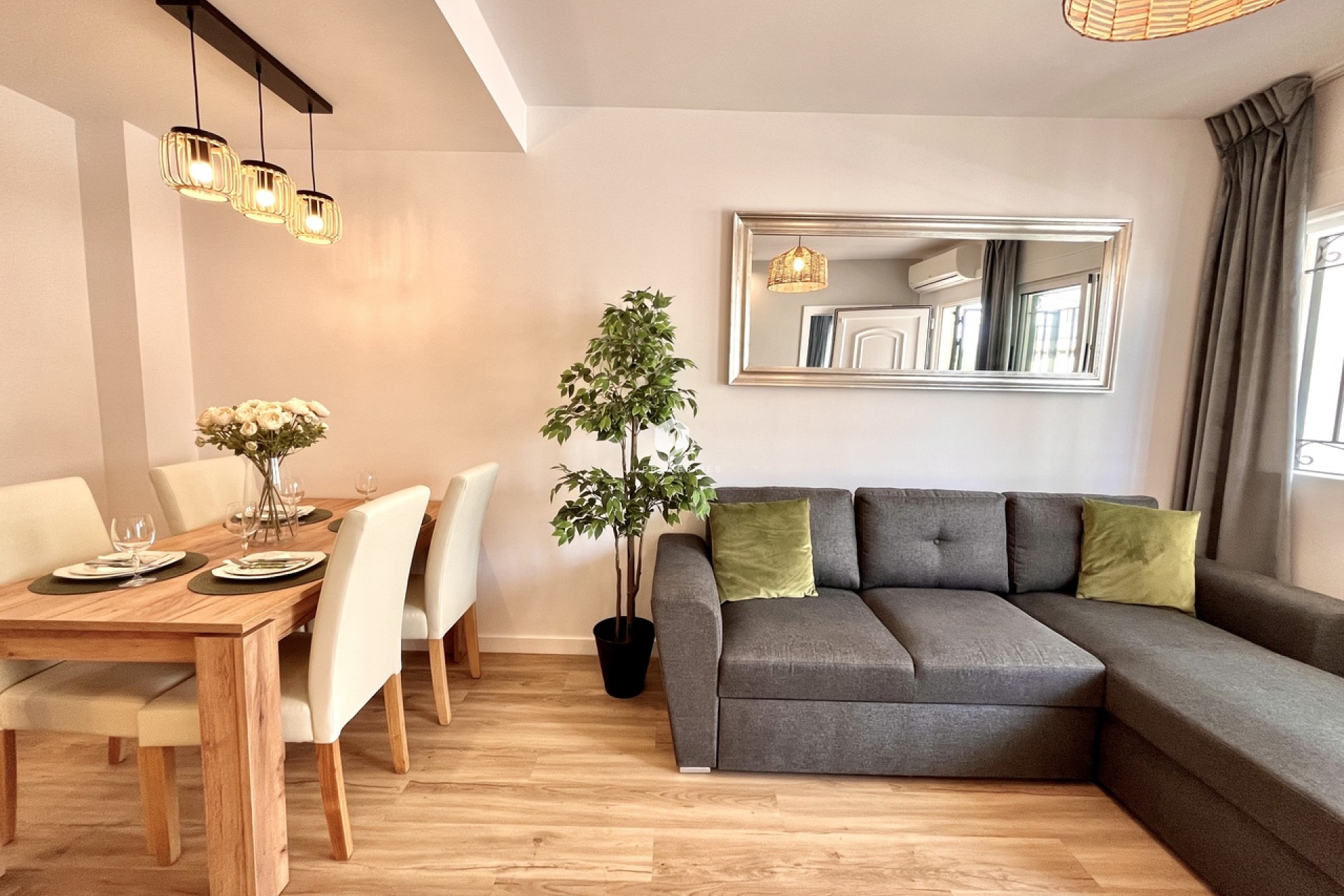 Tweedehands - Chalet -
Playa Flamenca - Costa Blanca