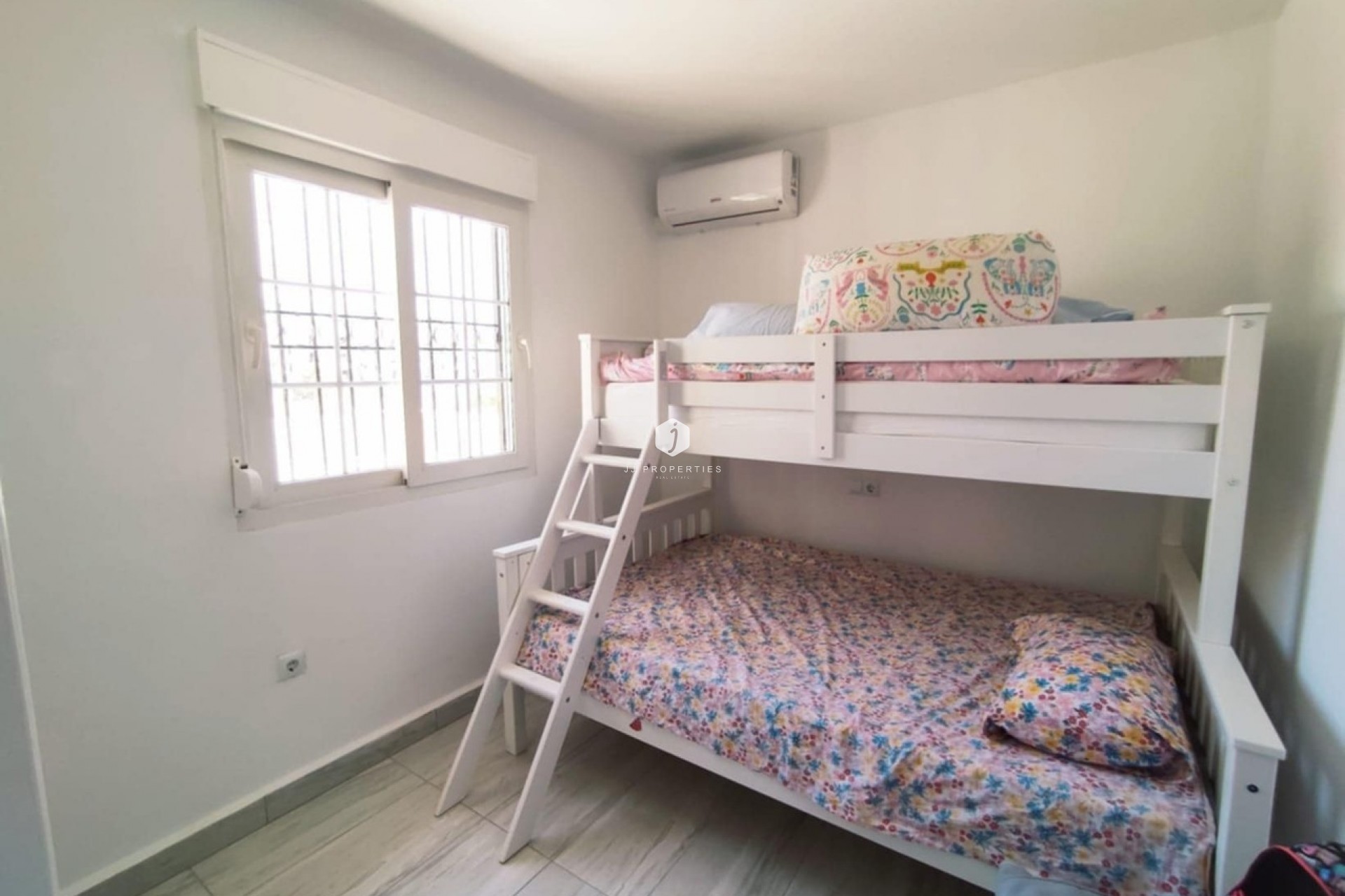 Tweedehands - Chalet -
Playa Flamenca - Costa Blanca