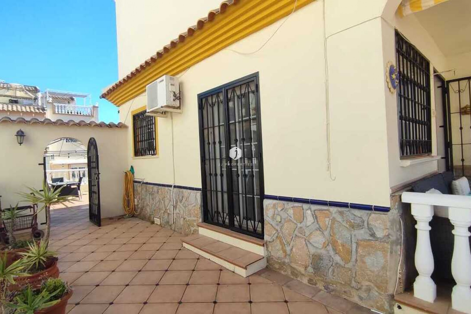 Tweedehands - Chalet -
Playa Flamenca - Costa Blanca
