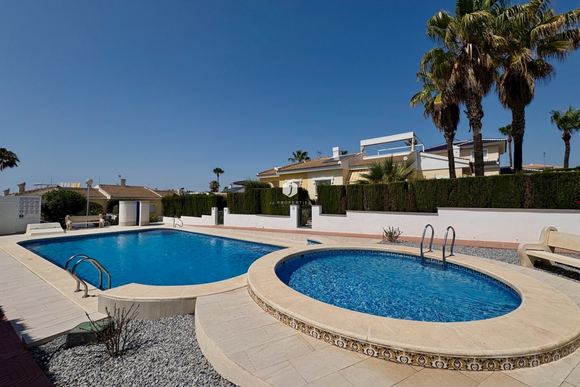 Tweedehands - Chalet -
Rojales - Inland