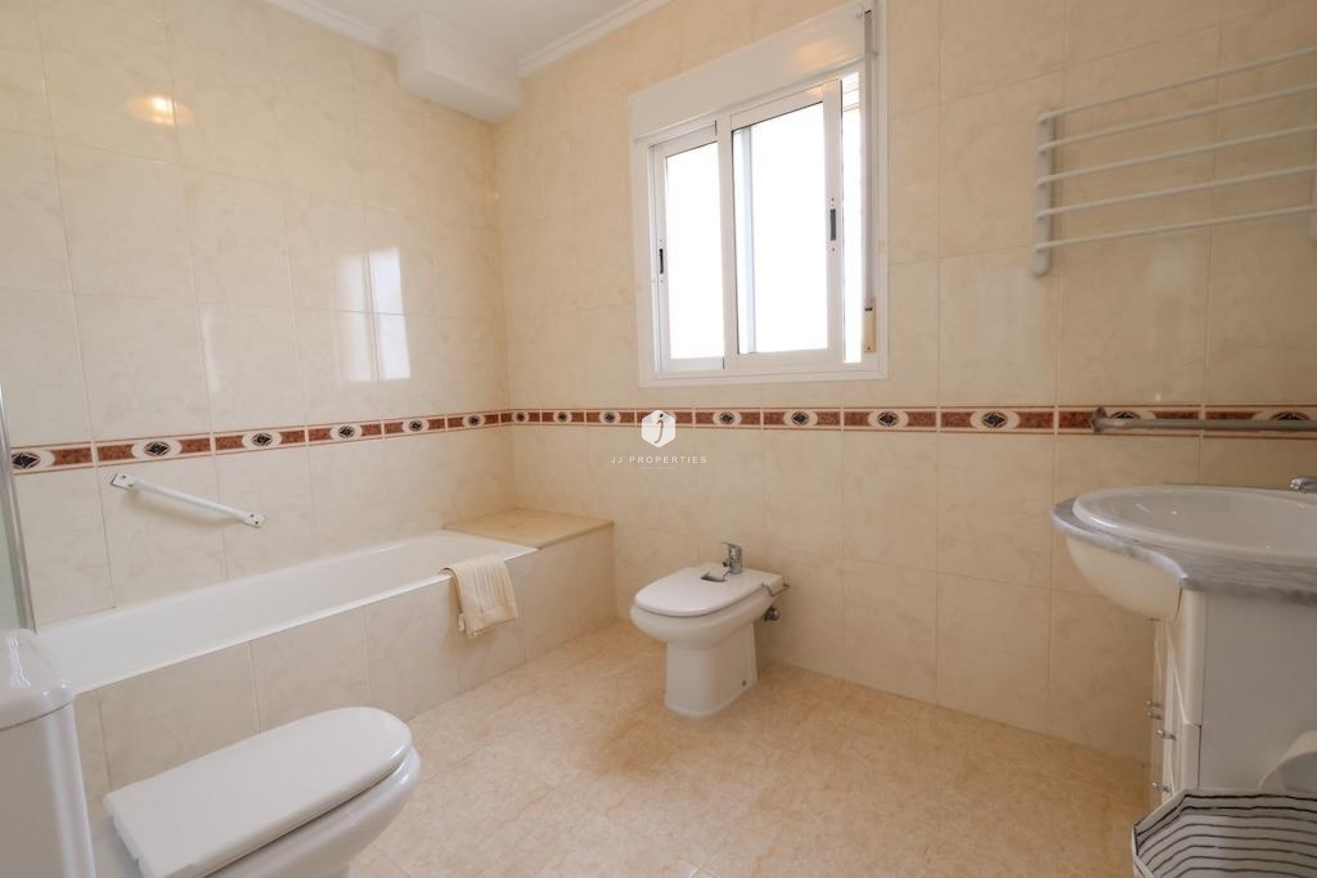 Tweedehands - Chalet -
Rojales - Inland