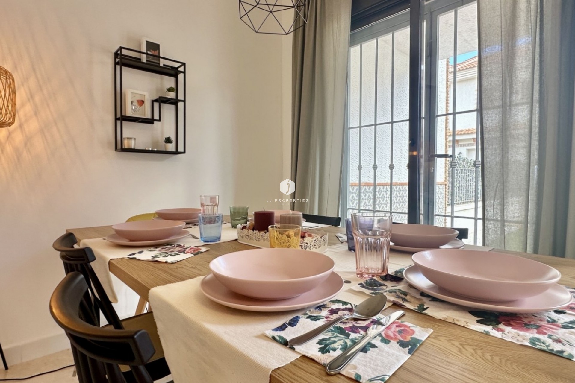 Tweedehands - Chalet -
San Miguel de Salinas - Inland