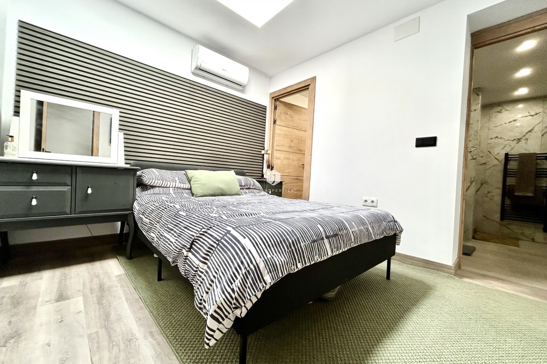 Tweedehands - Chalet -
San Miguel de Salinas - Inland