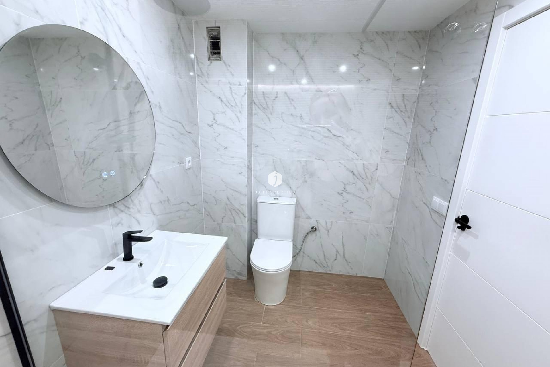 Tweedehands - Chalet -
Torrevieja - aguas nuevas