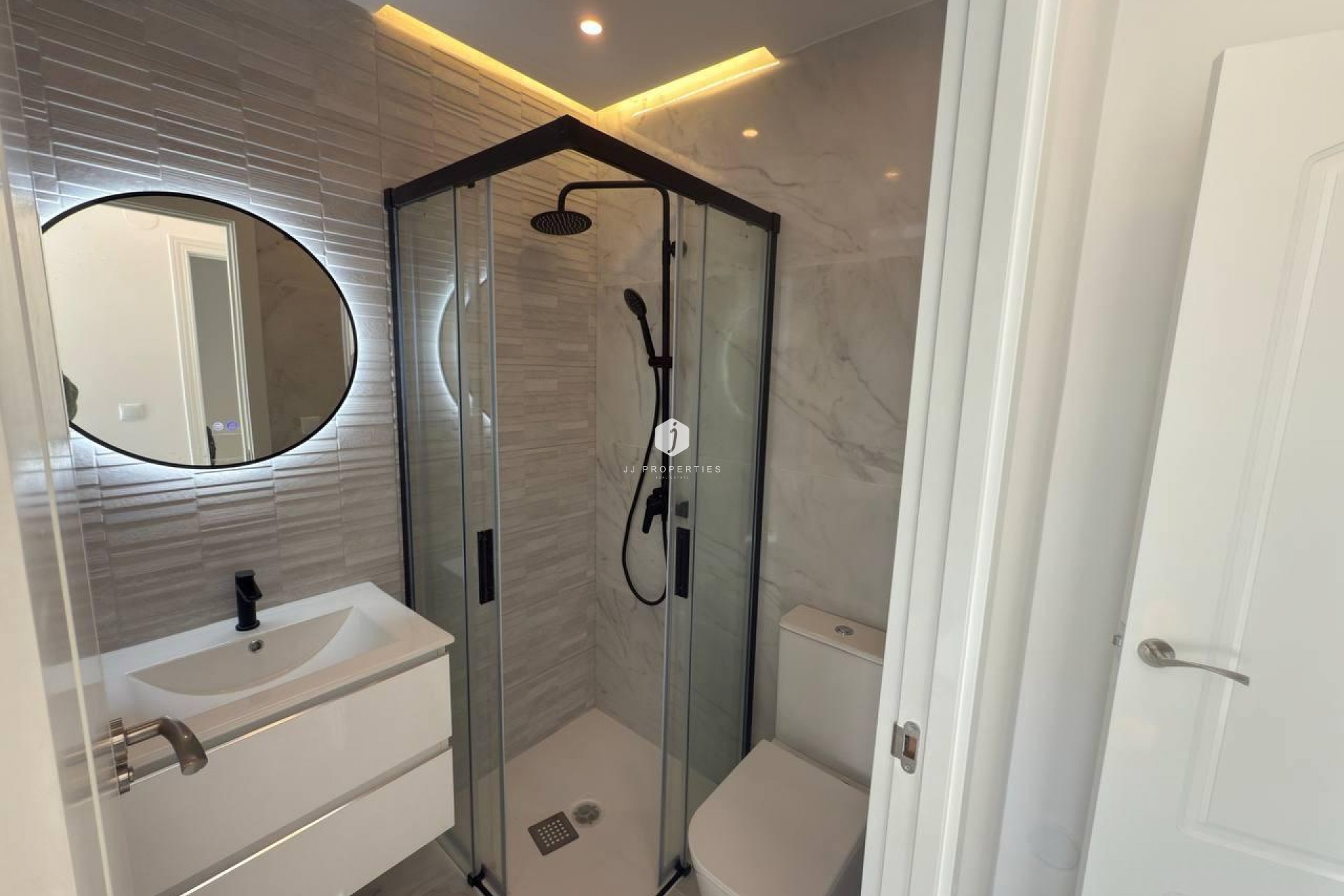 Tweedehands - Chalet -
Torrevieja - aguas nuevas