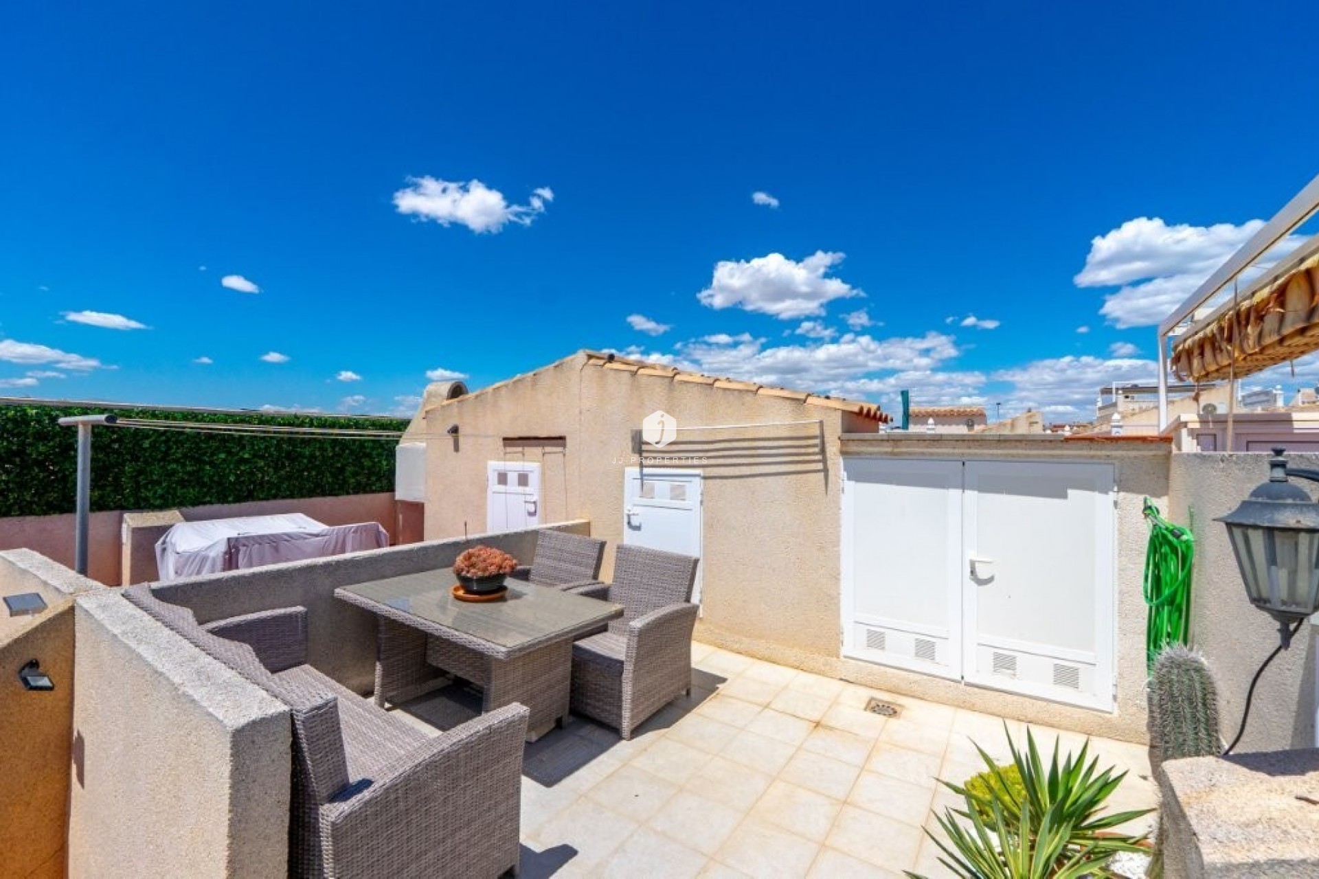 Tweedehands - Chalet -
Torrevieja - aguas nuevas