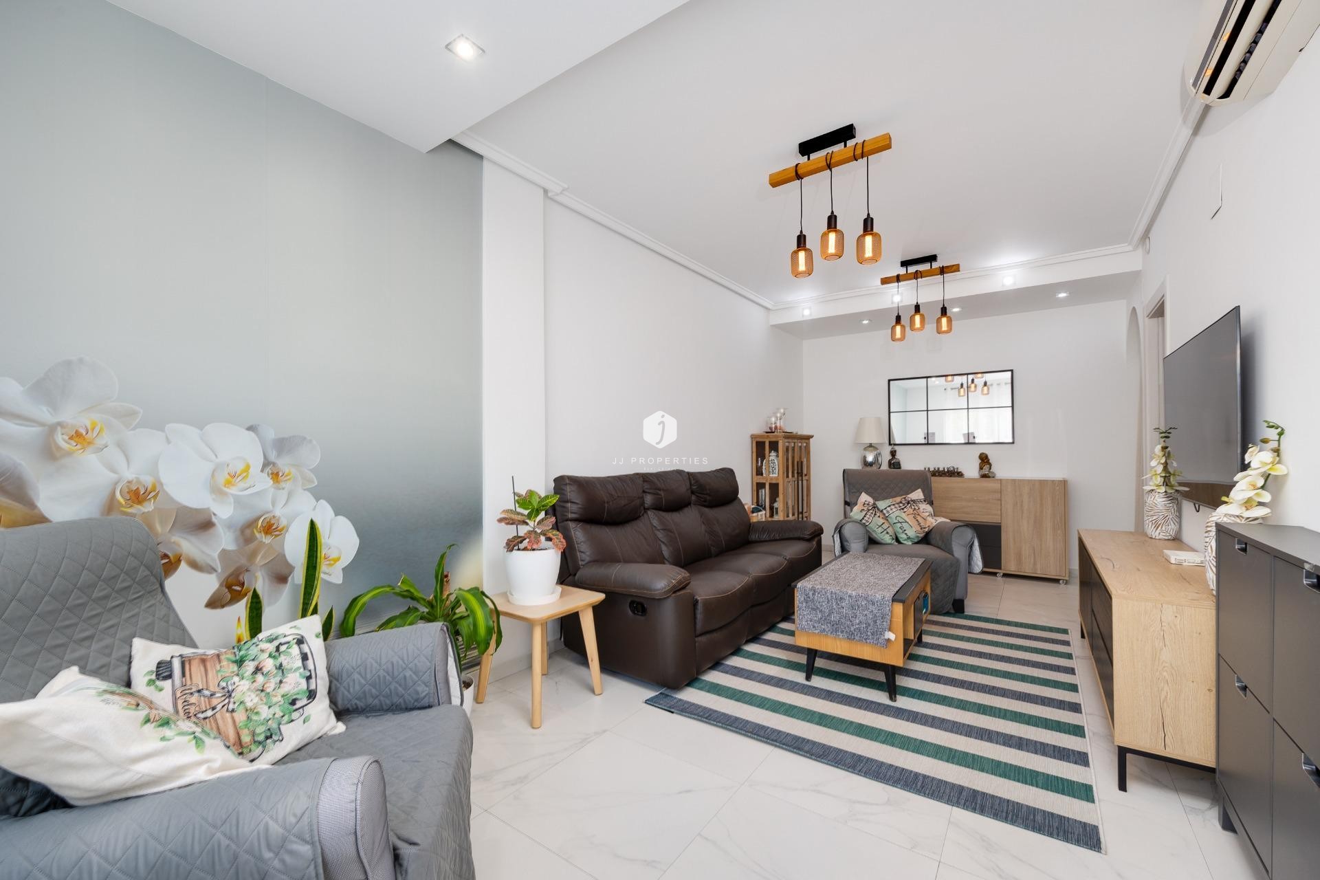 Tweedehands - Chalet -
Torrevieja - aguas nuevas