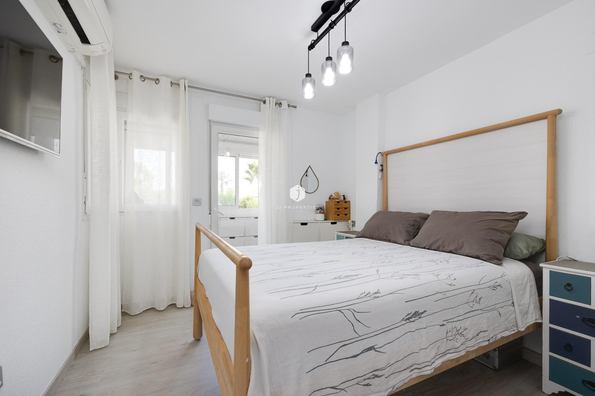 Tweedehands - Chalet -
Torrevieja - aguas nuevas
