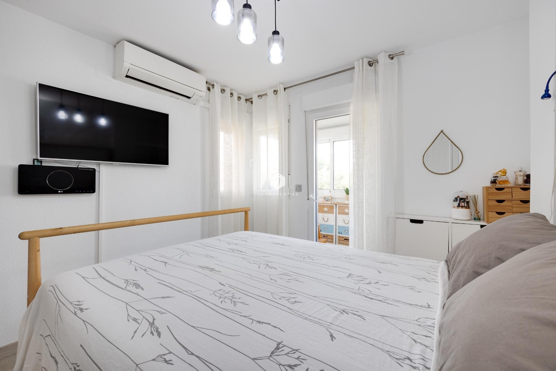Tweedehands - Chalet -
Torrevieja - aguas nuevas