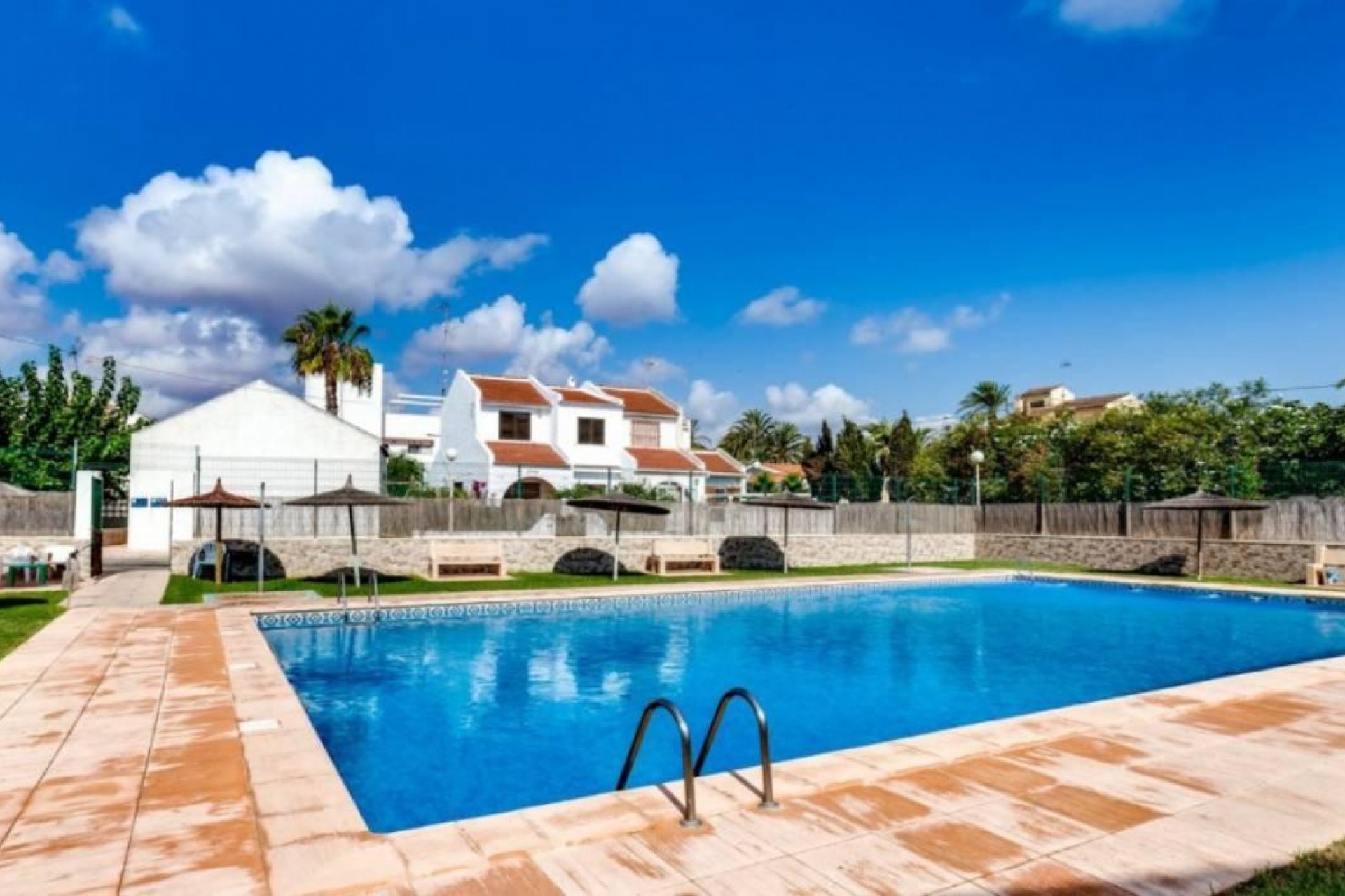 Tweedehands - Chalet -
Torrevieja - Calas blanca