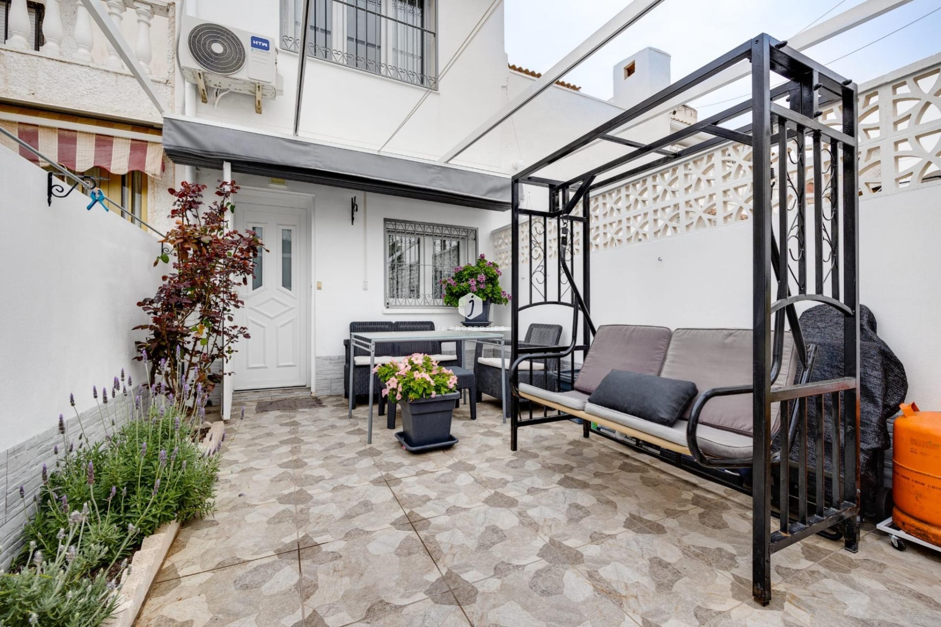 Tweedehands - Chalet -
Torrevieja - Calas blanca