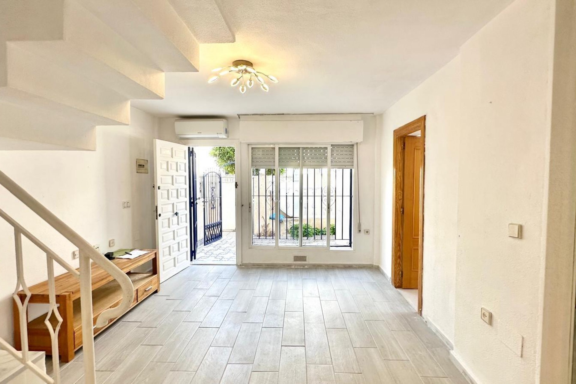 Tweedehands - Chalet -
Torrevieja - Carrefour