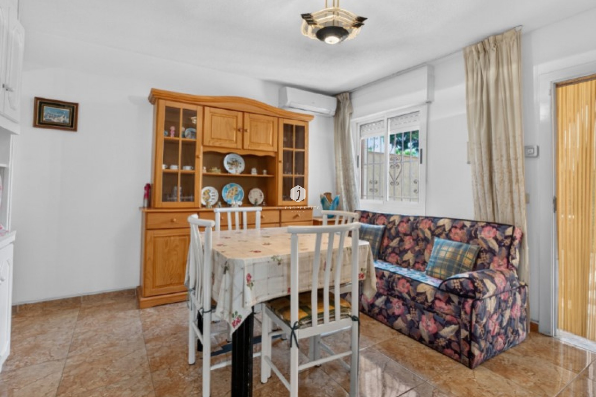 Tweedehands - Chalet -
Torrevieja - Costa Blanca
