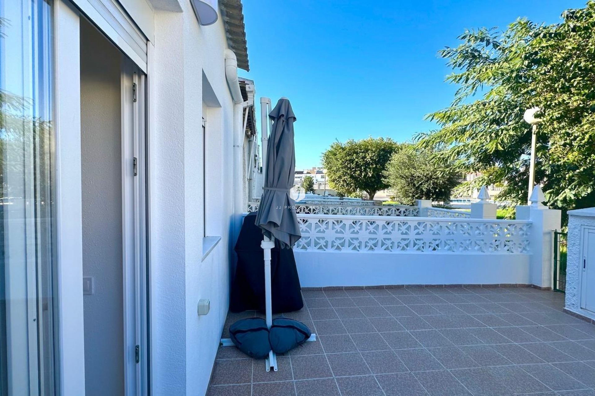 Tweedehands - Chalet -
Torrevieja - Estacion de autobuses