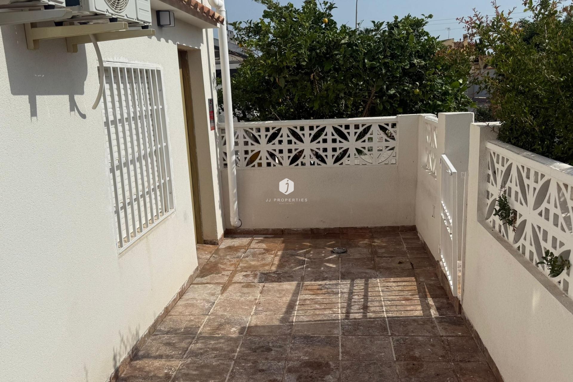 Tweedehands - Chalet -
Torrevieja - La Siesta - El Salado - Torreta