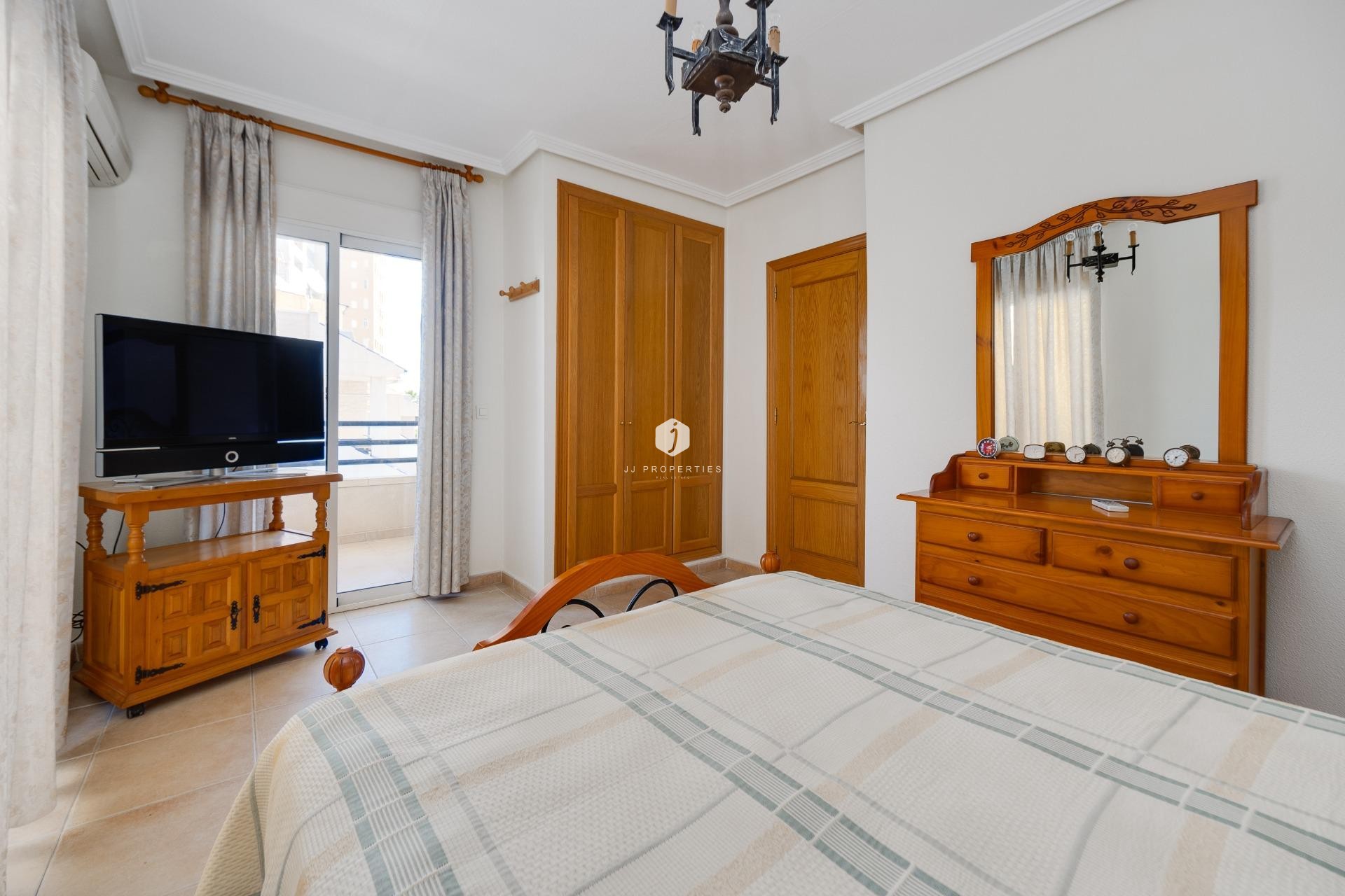 Tweedehands - Chalet -
Torrevieja - La veleta