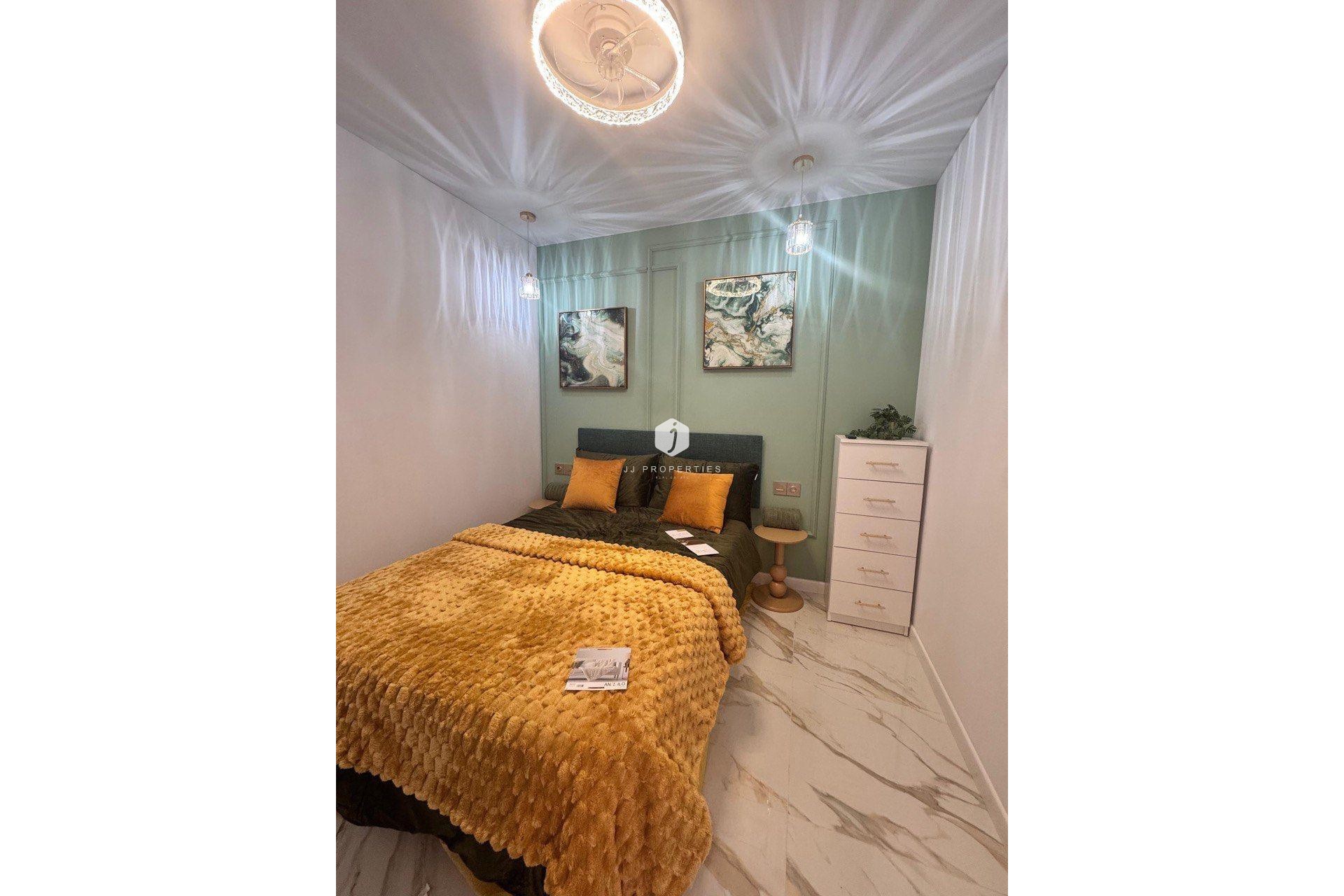 Tweedehands - Chalet -
Torrevieja - Torretas