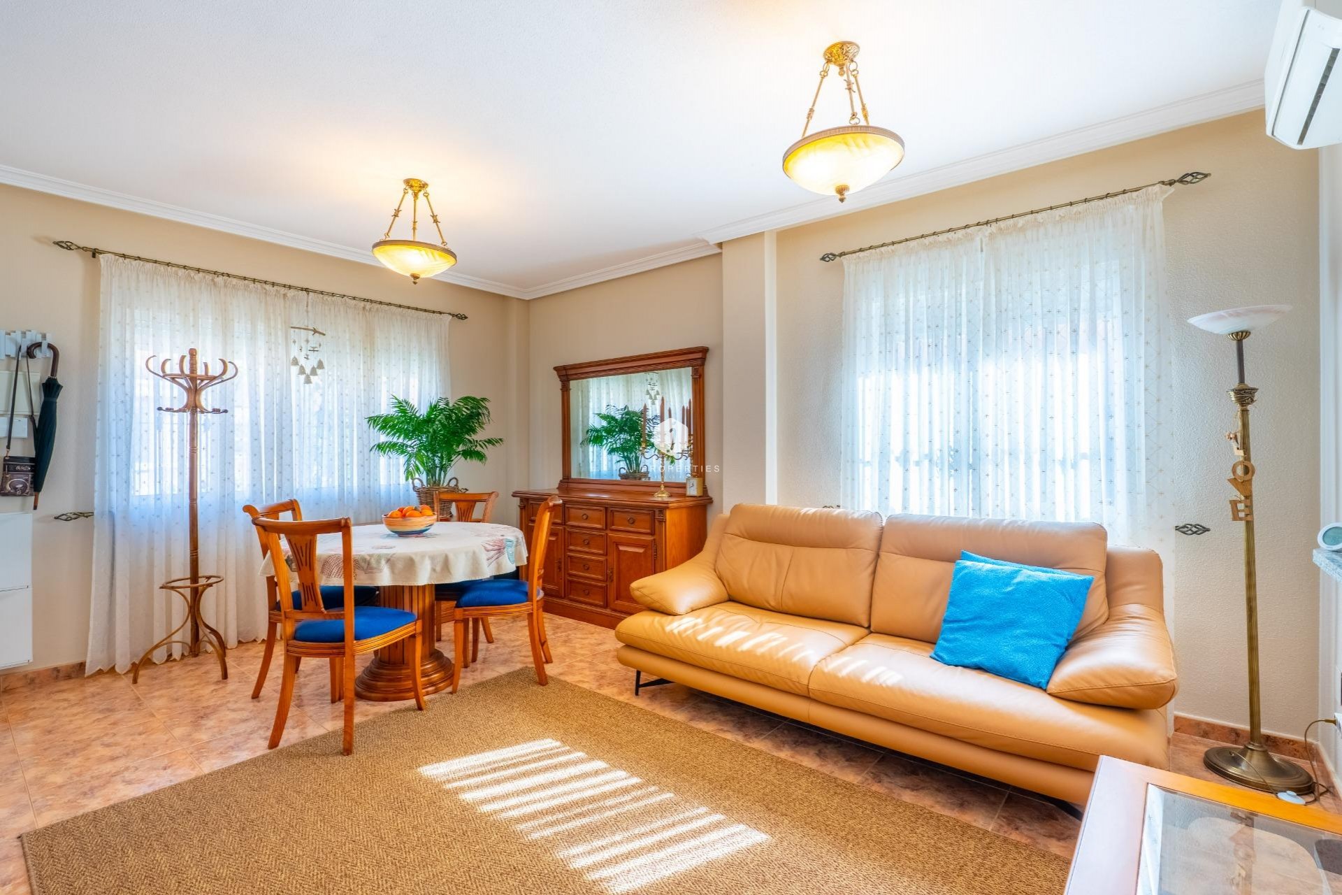 Tweedehands - duplex -
Orihuela Costa - La Regia