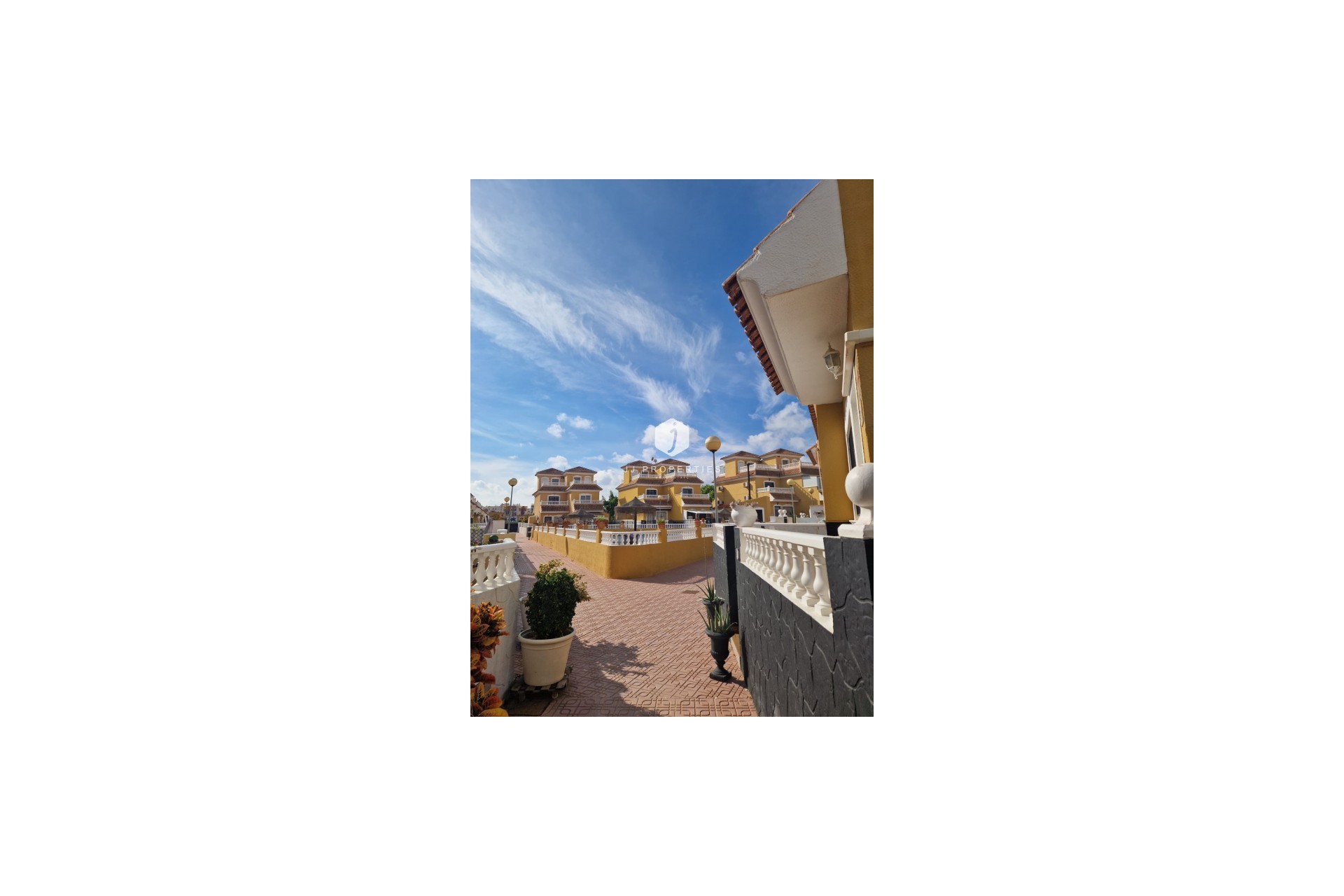 Tweedehands - duplex -
Playa Flamenca - Costa Blanca