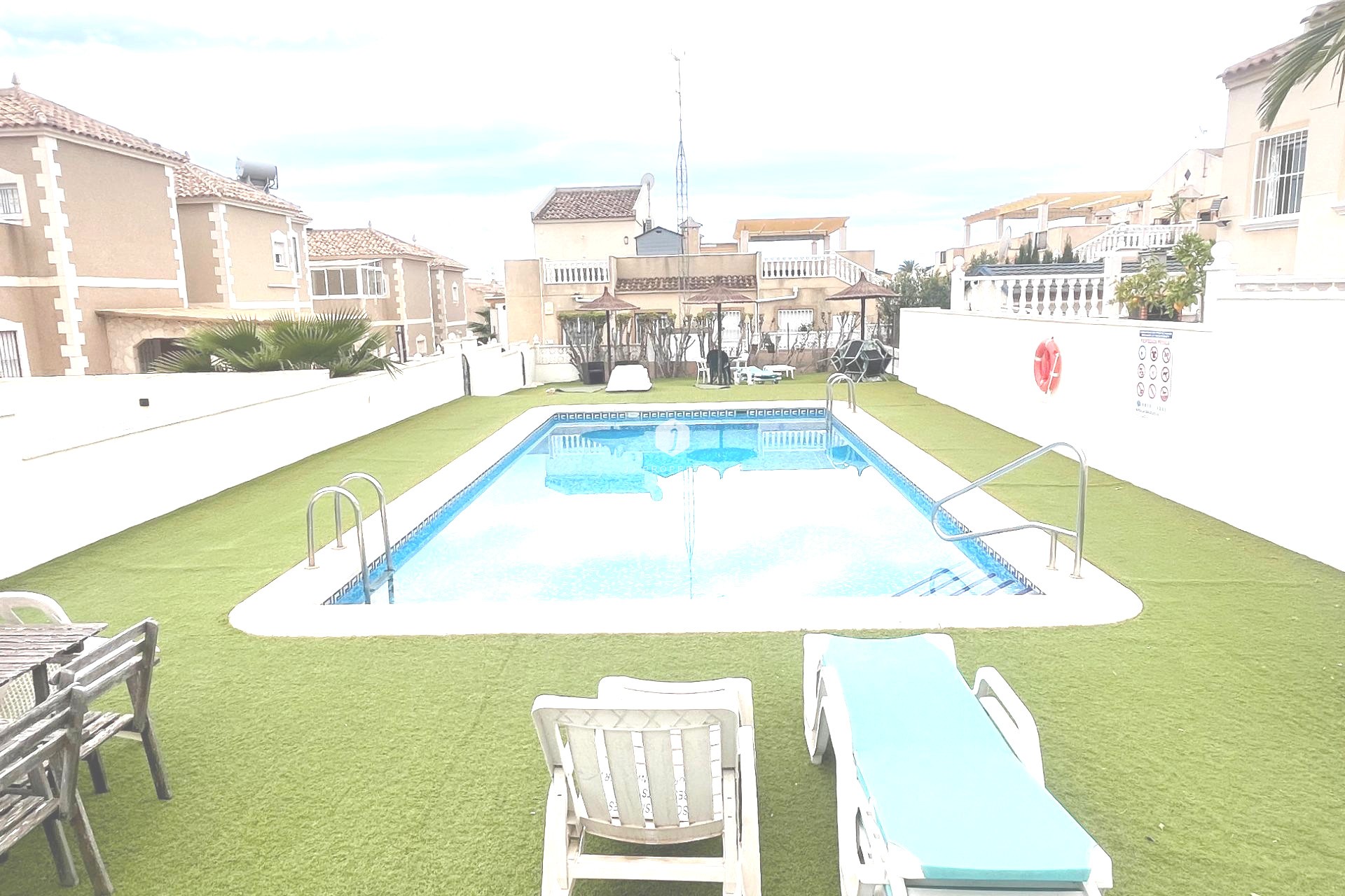 Tweedehands - duplex -
San Miguel de Salinas - Las Filipinas