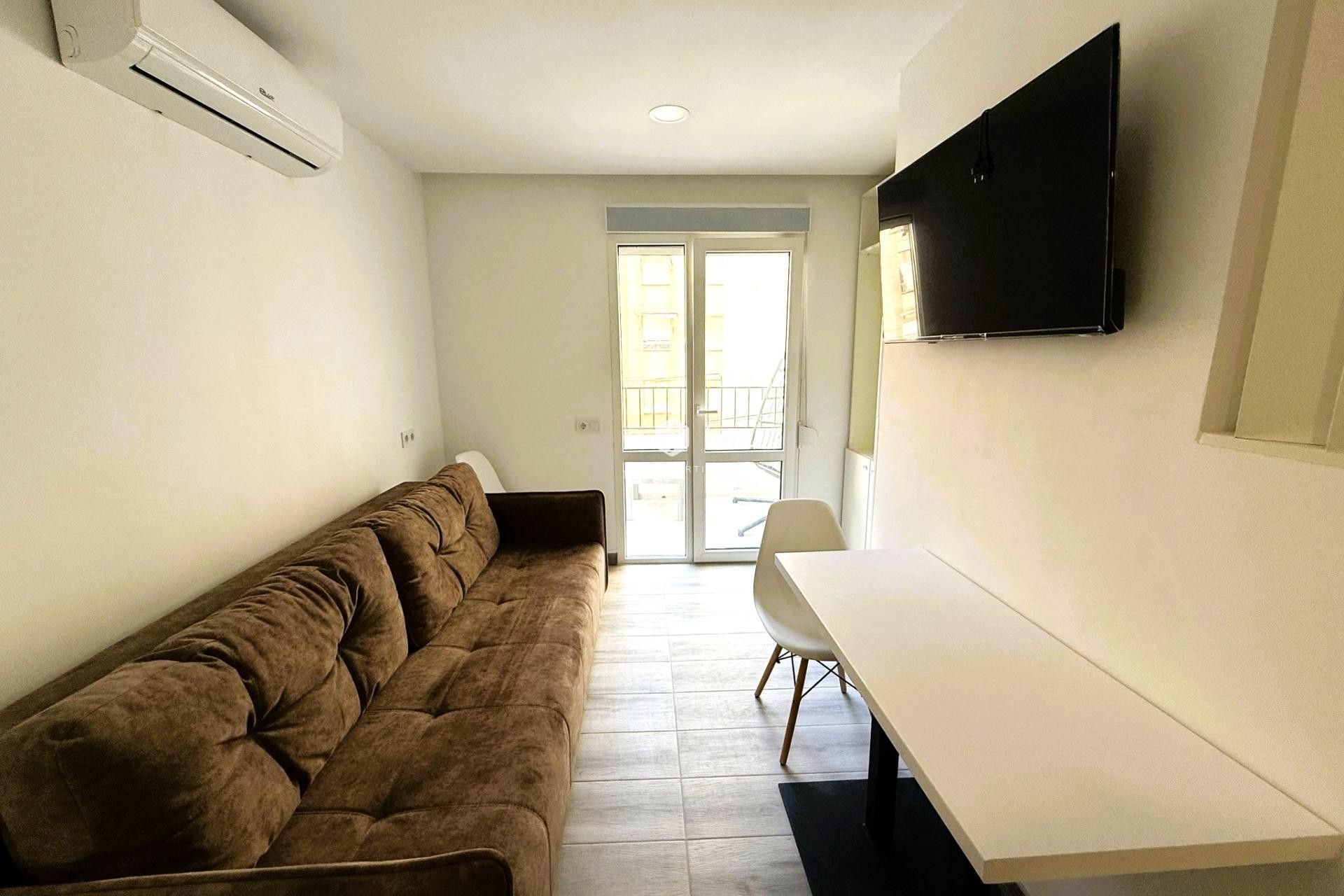 Tweedehands - duplex -
Torrevieja - Centro