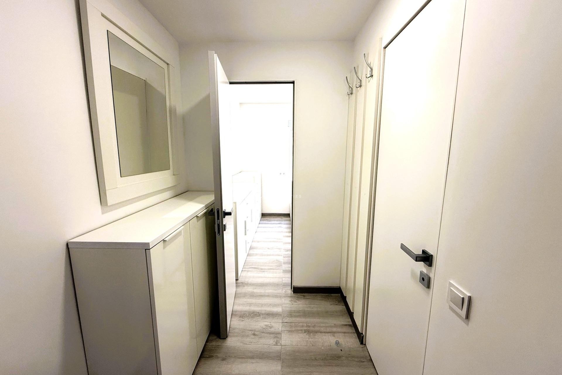 Tweedehands - duplex -
Torrevieja - Centro