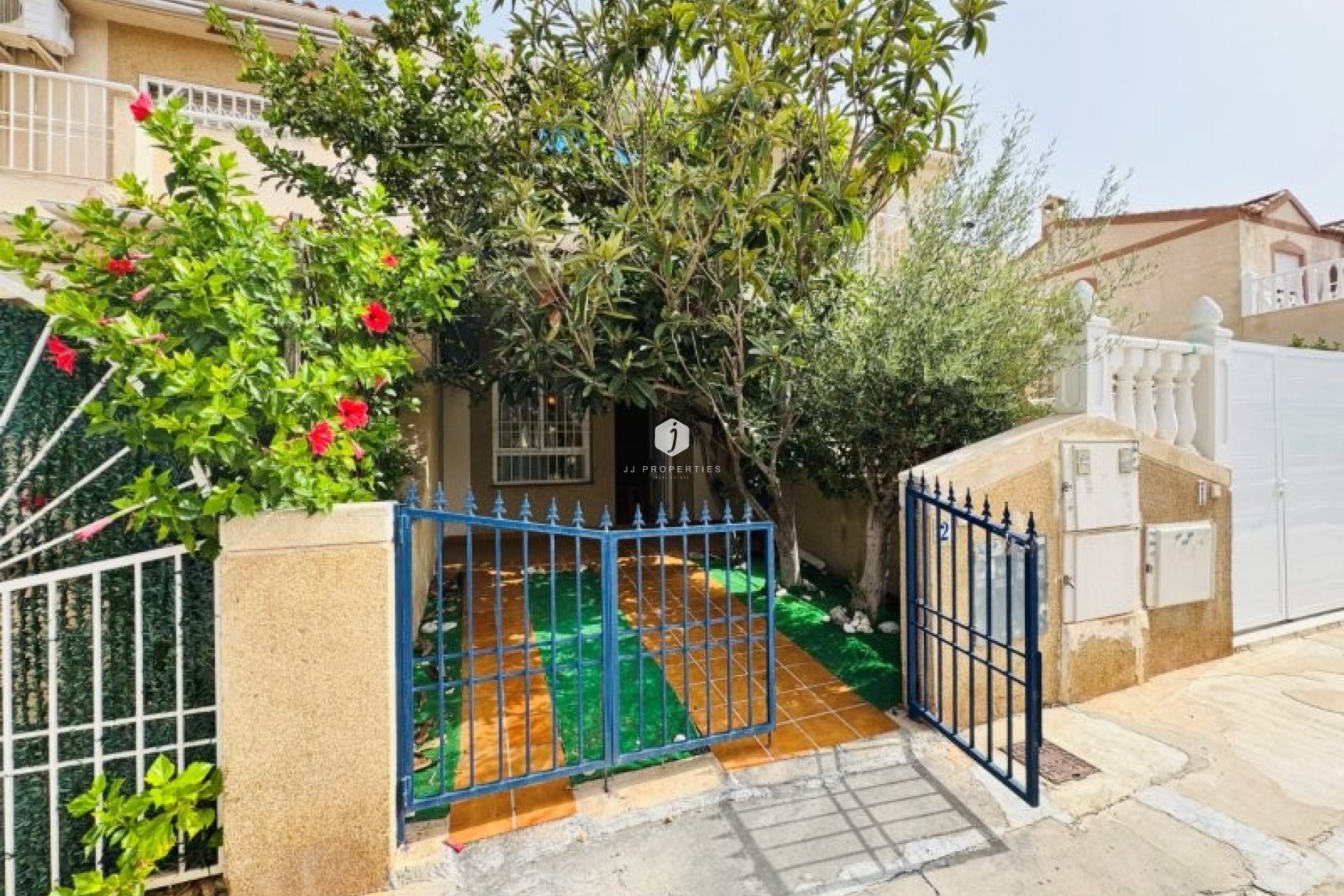 Tweedehands - duplex -
Torrevieja - Costa Blanca