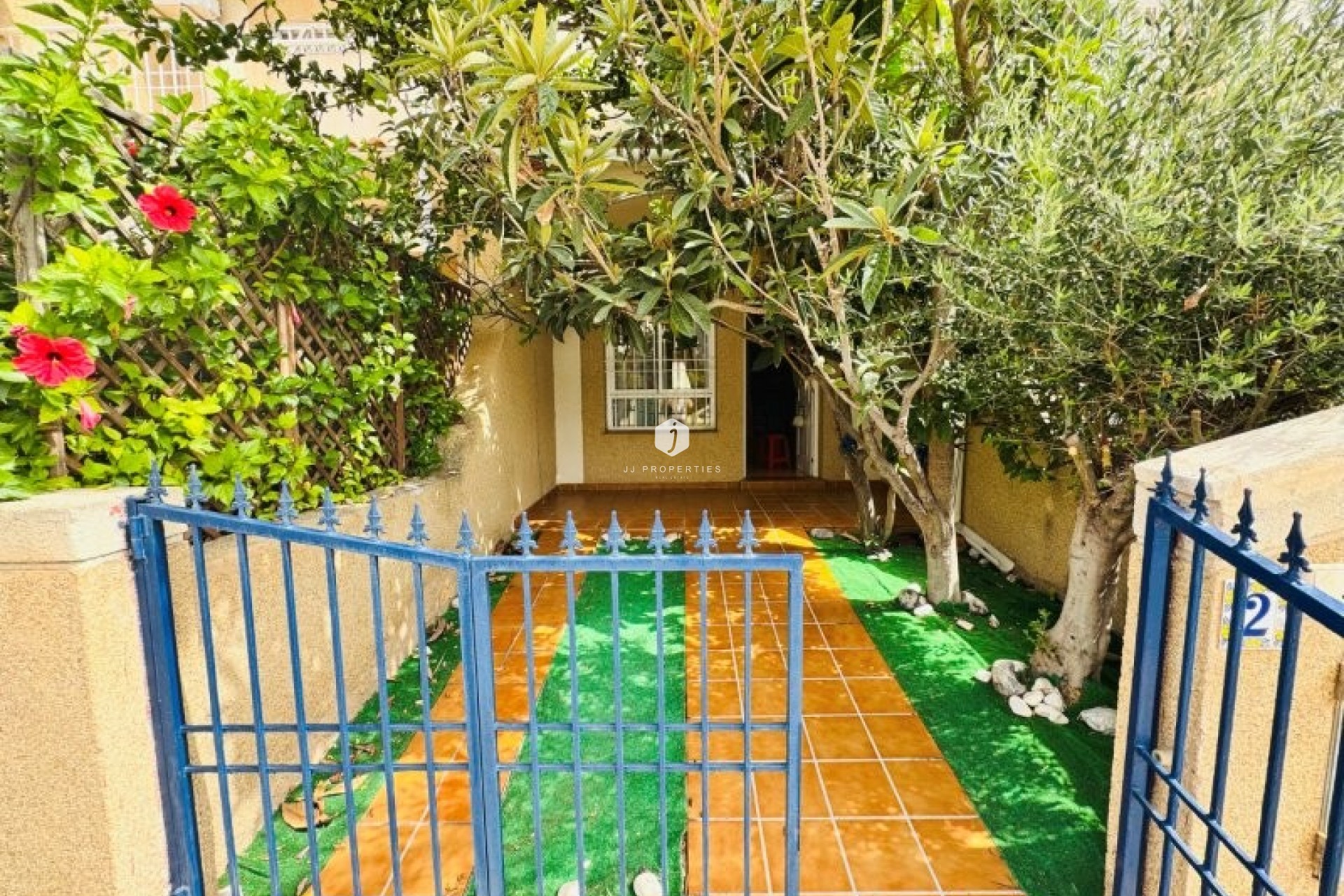 Tweedehands - duplex -
Torrevieja - Costa Blanca