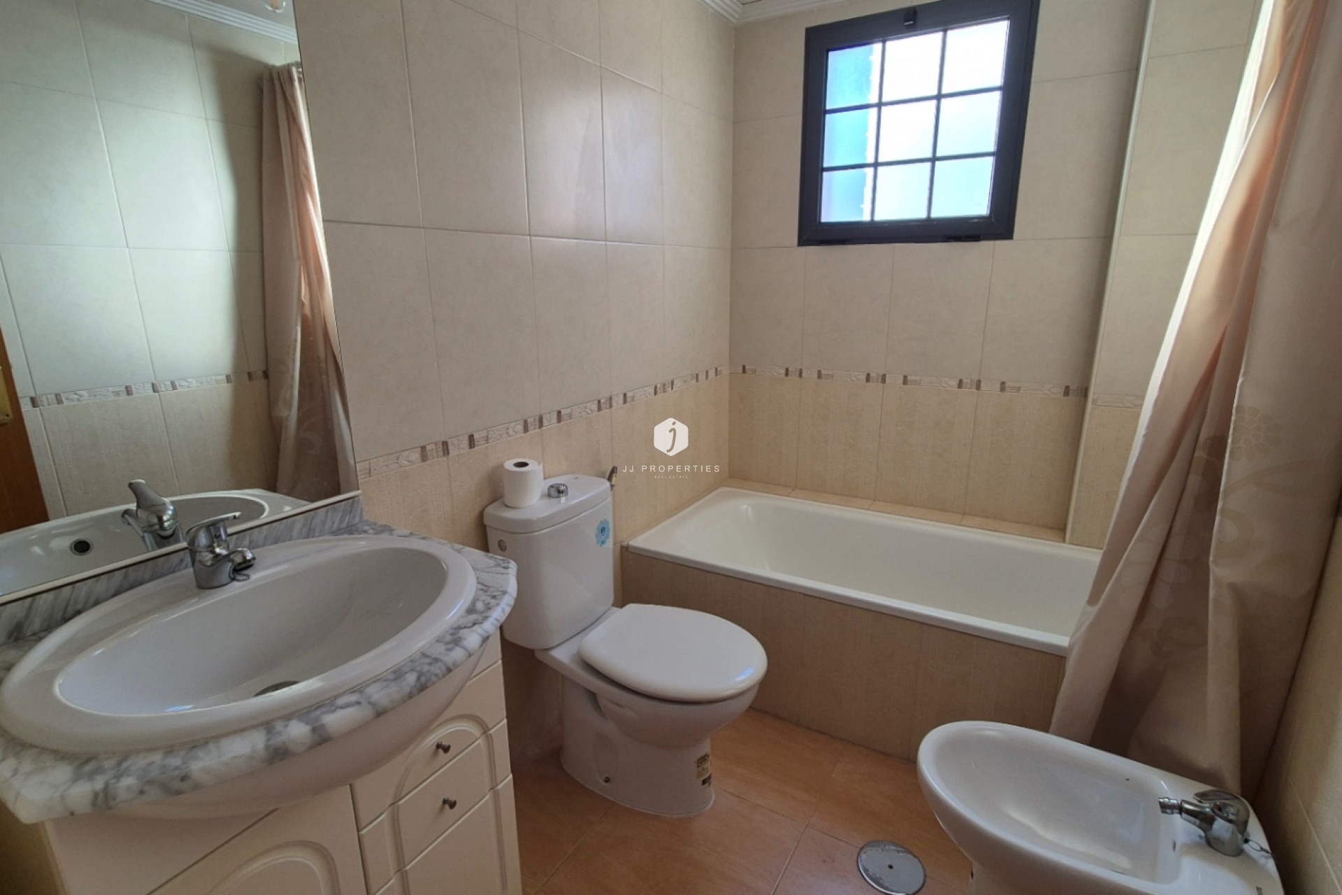 Tweedehands - duplex -
Torrevieja - Costa Blanca