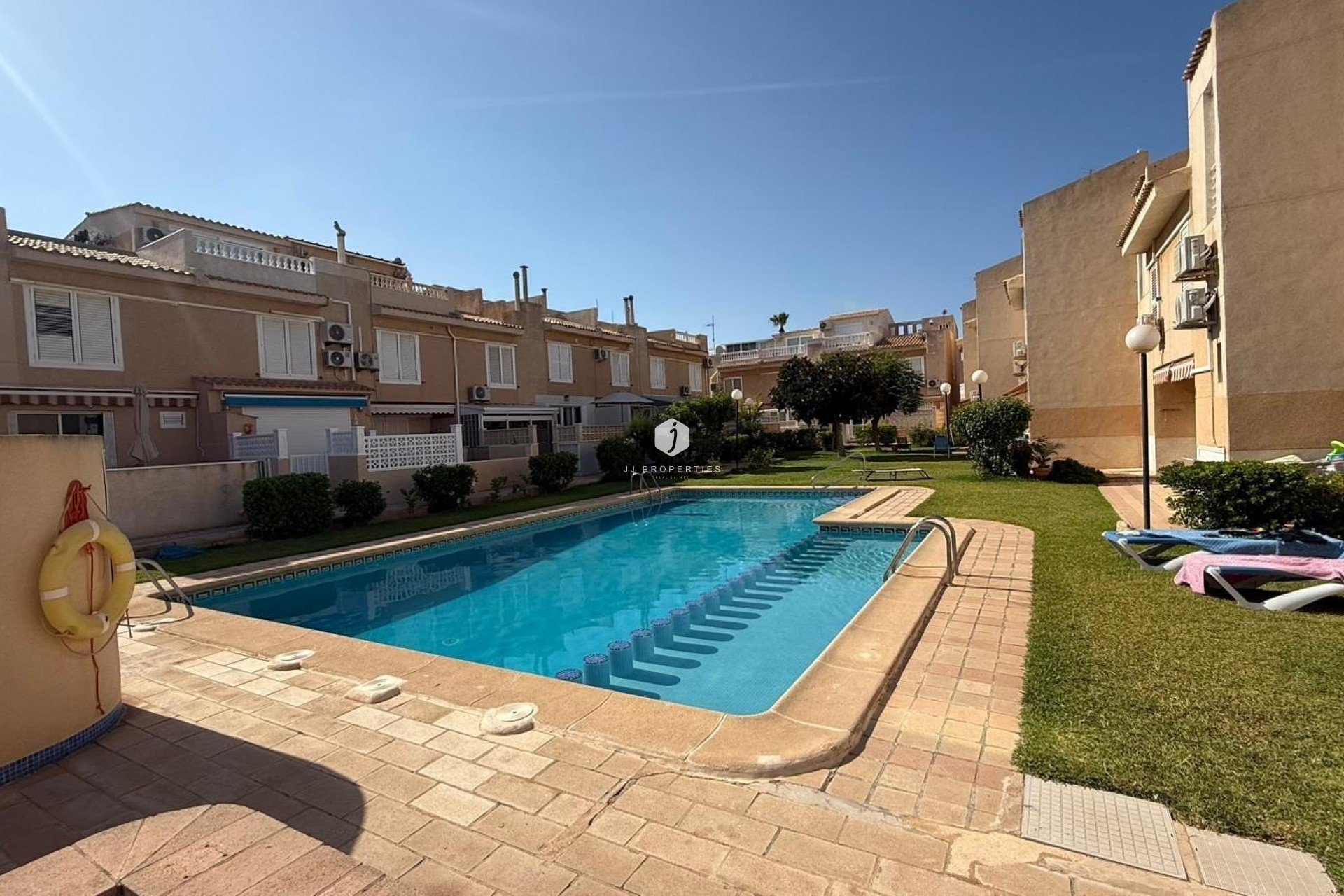 Tweedehands - duplex -
Torrevieja - Los Frutales