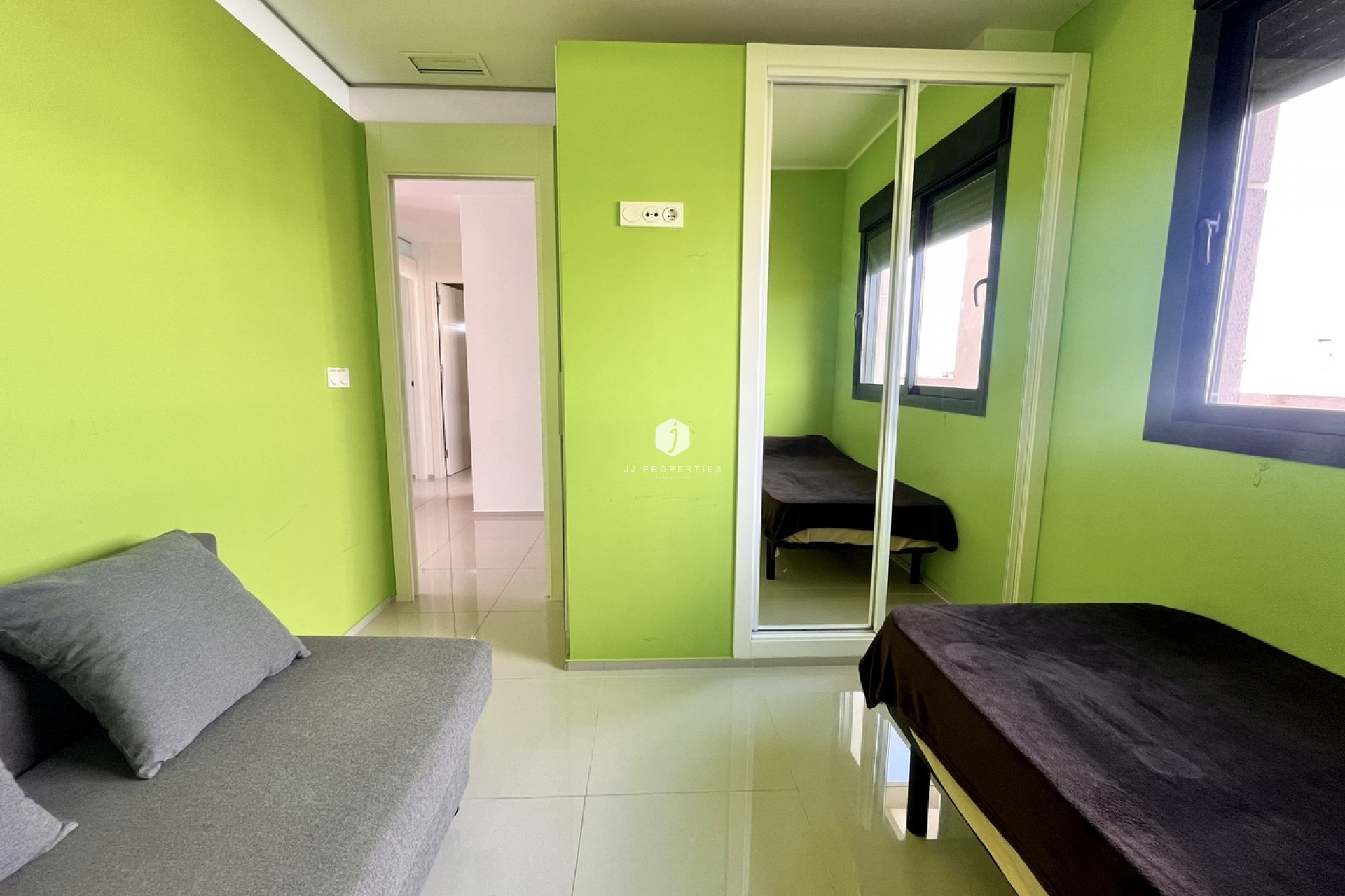 Tweedehands - Penthouse -
Los Dolses - Inland