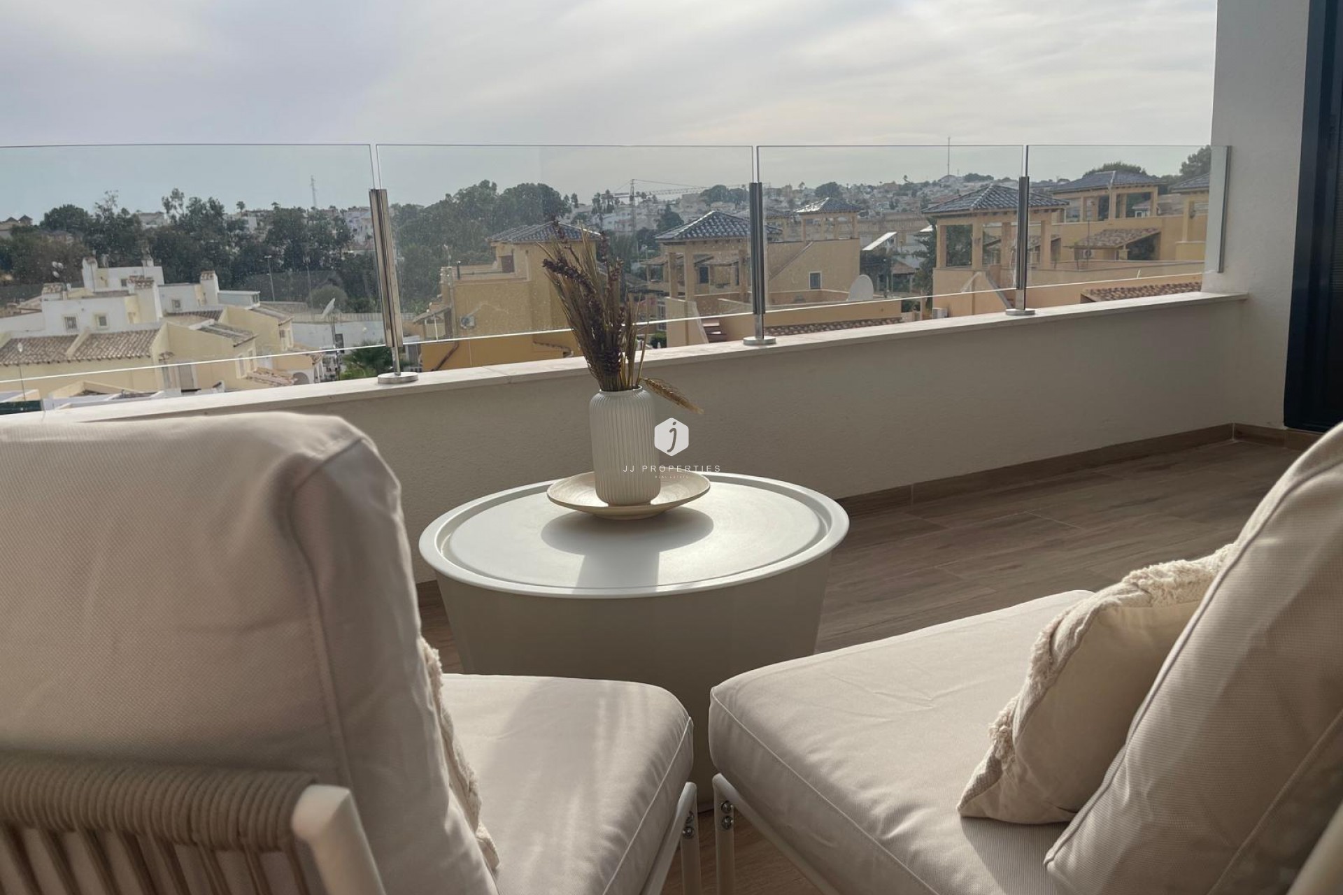 Tweedehands - Penthouse -
Orihuela Costa - Las Filipinas