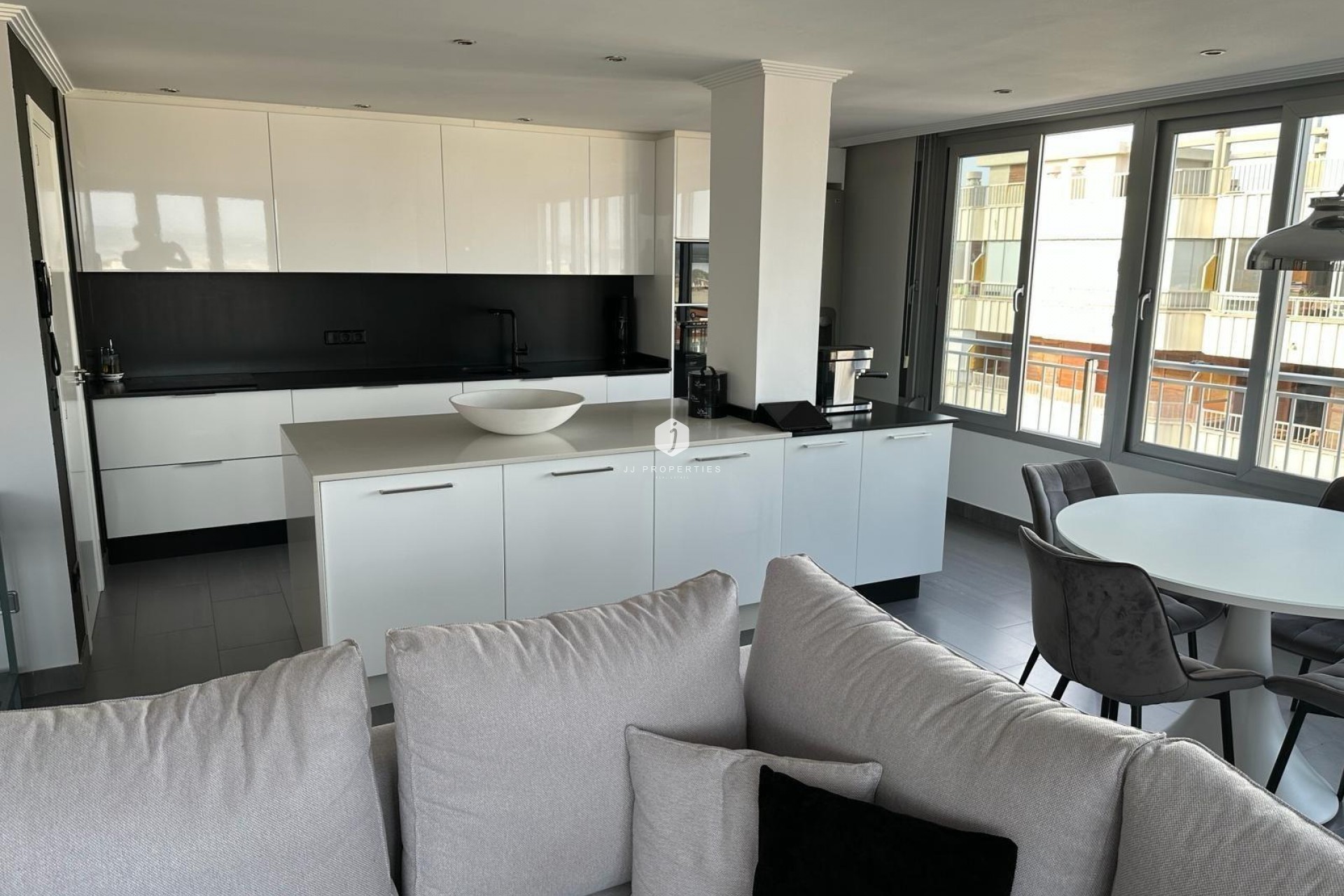 Tweedehands - Penthouse -
Torrevieja - El Acequión - Los Náufragos