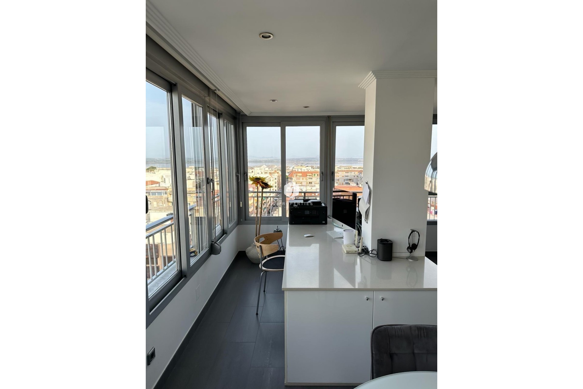 Tweedehands - Penthouse -
Torrevieja - El Acequión - Los Náufragos